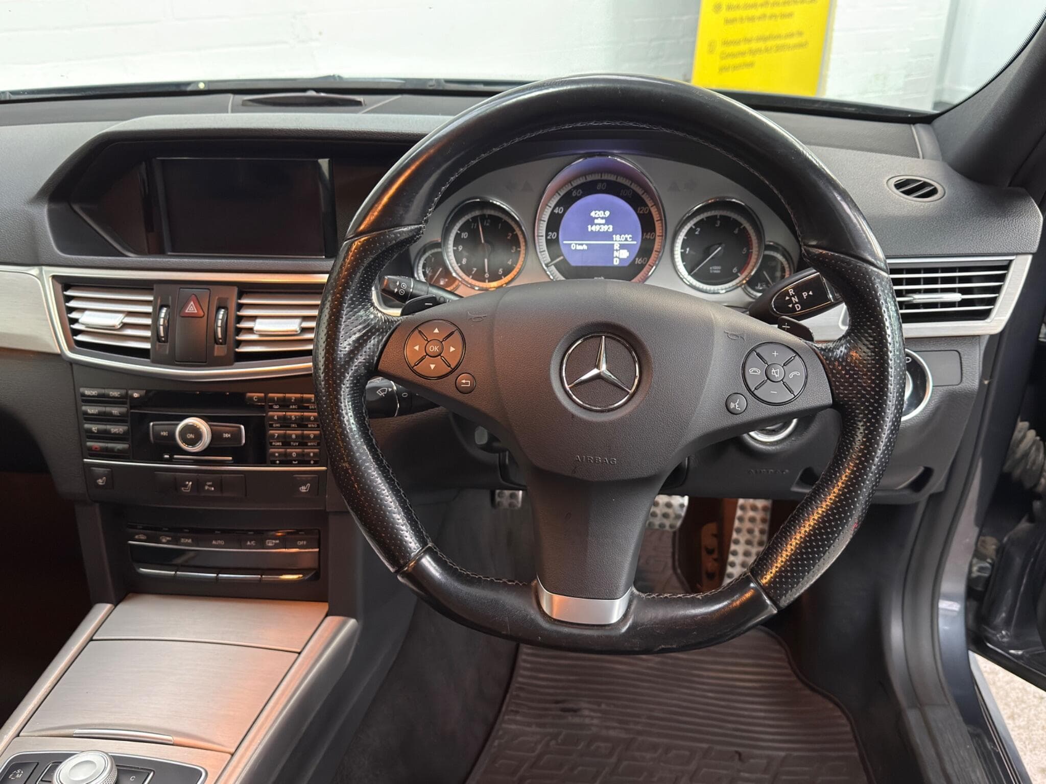 2010 Mercedes-Benz E Class - Image 38