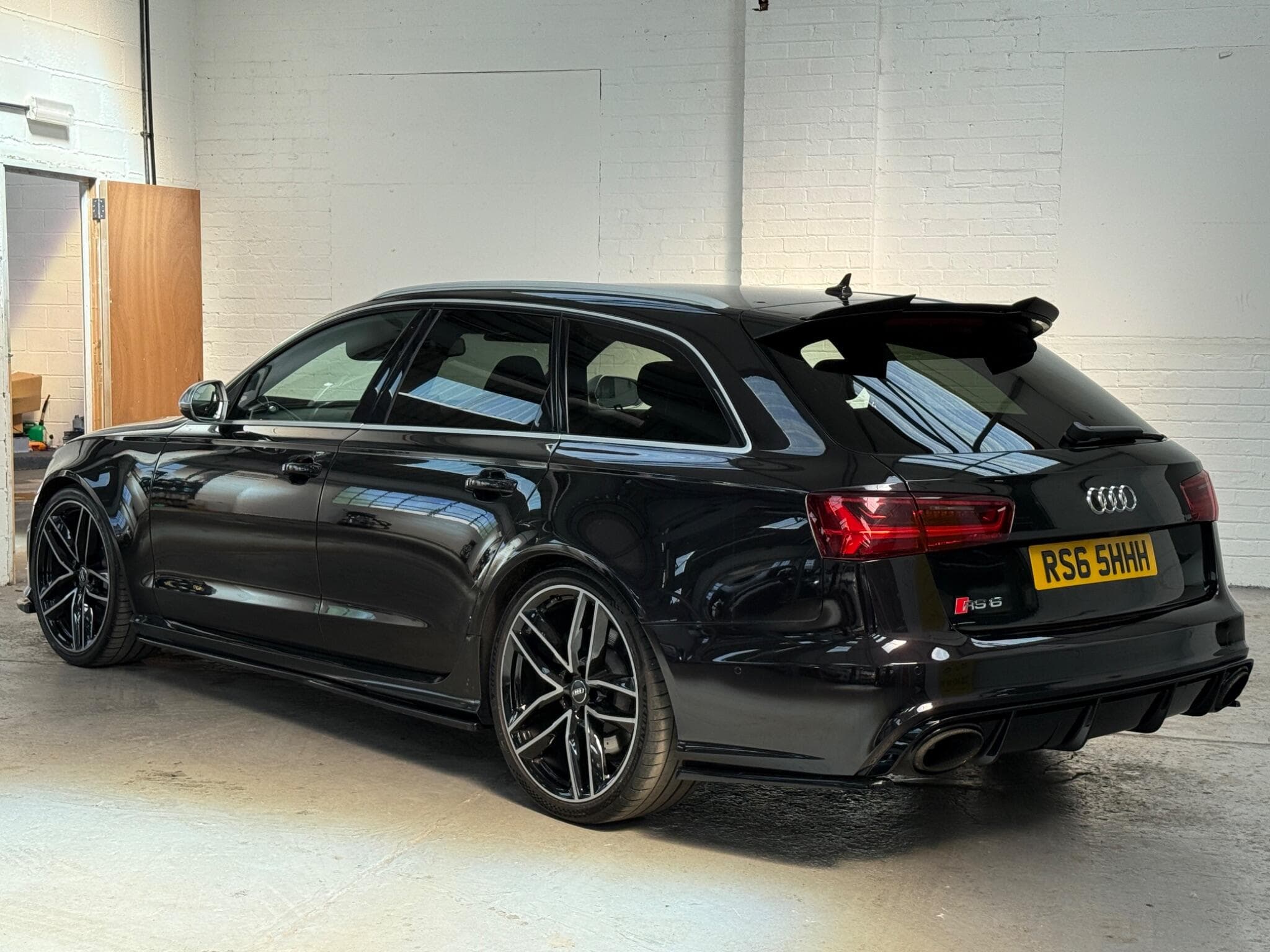 2017 Audi RS6 Avant - Image 9