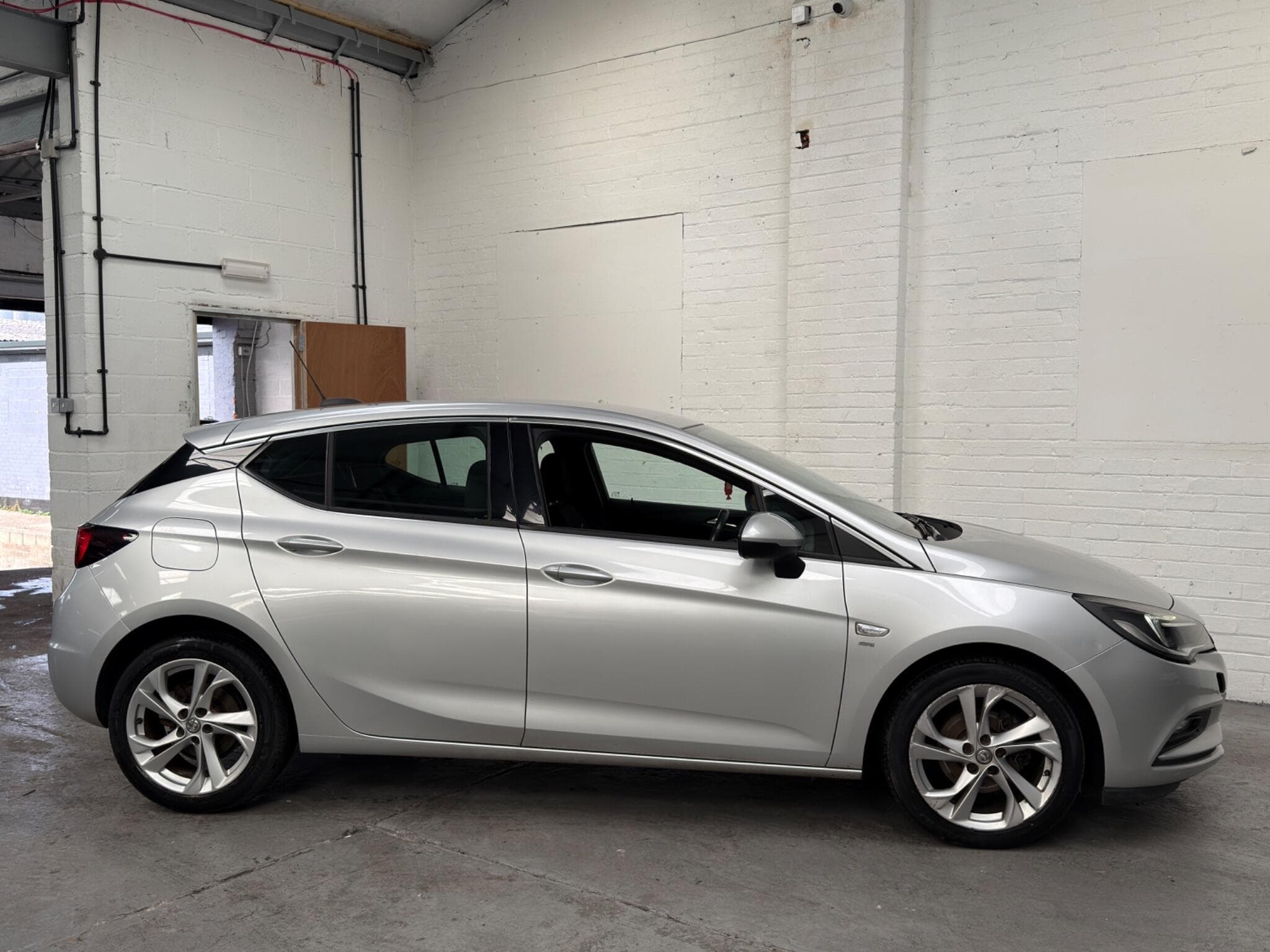 2016 Vauxhall Astra - Image 9