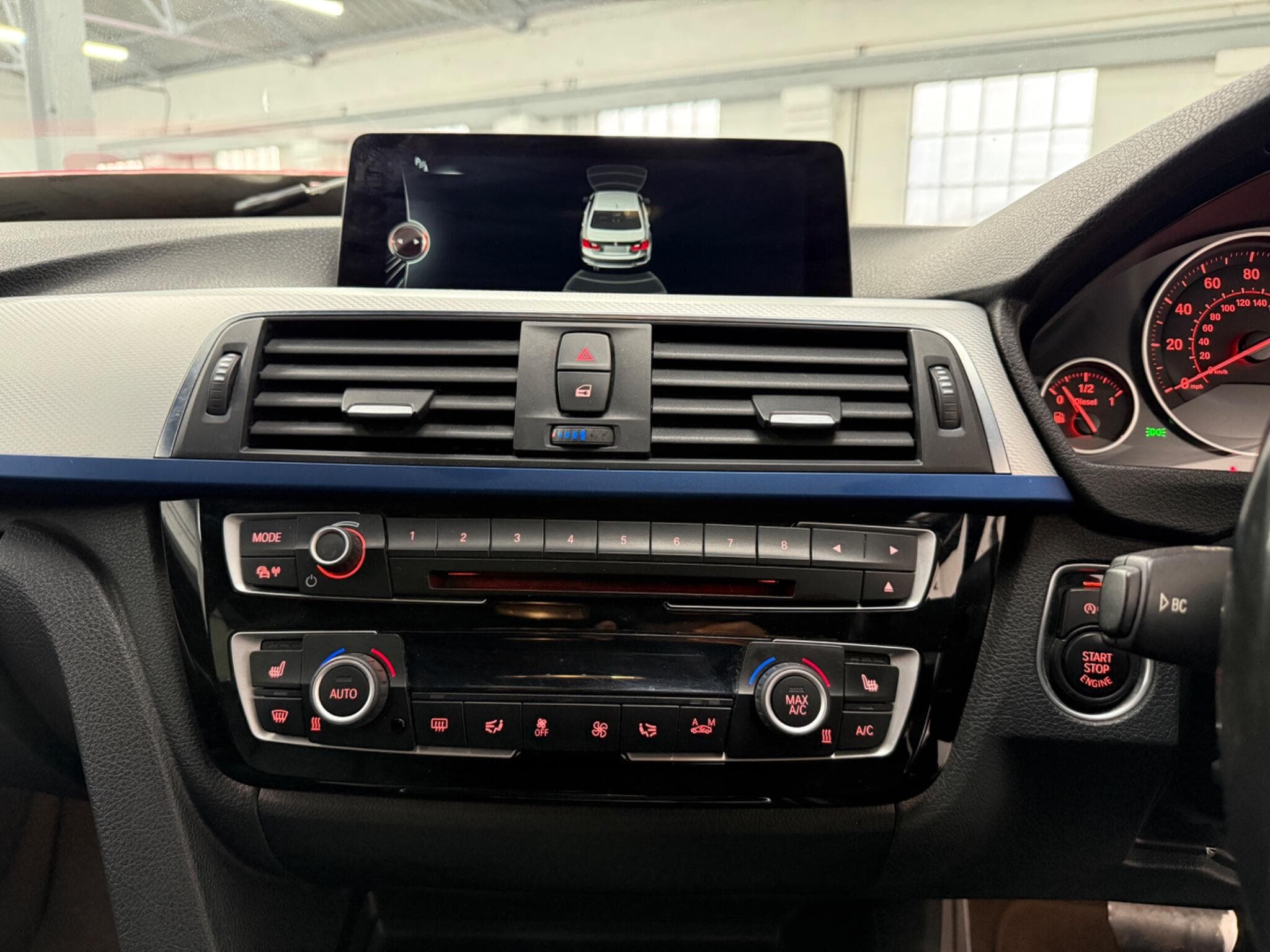 2015 BMW 3 Series - Image 30