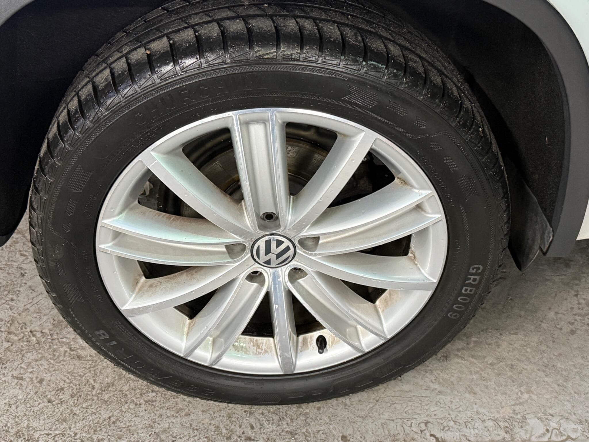 2015 Volkswagen Tiguan - Image 16