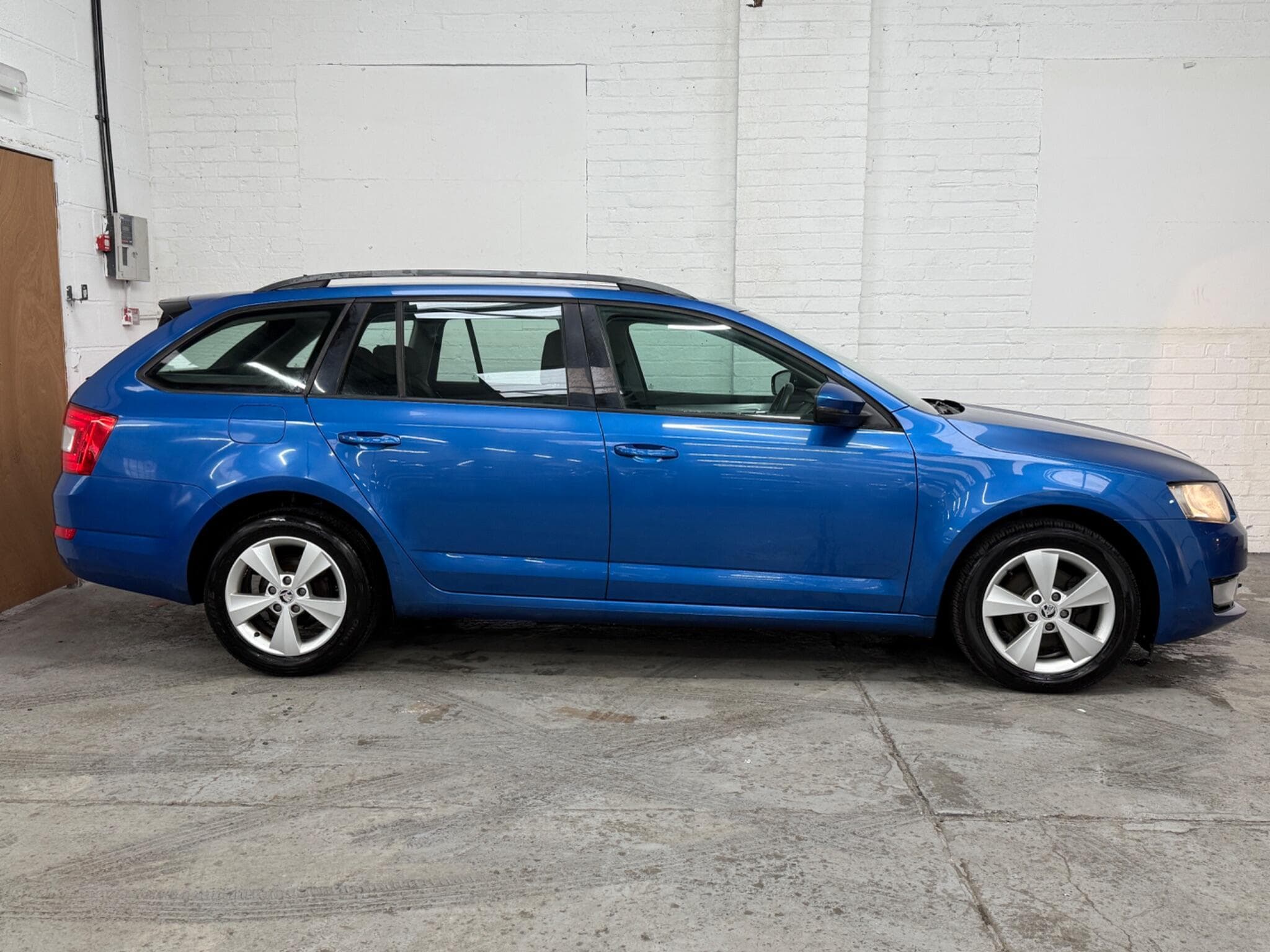2015 Skoda Octavia - Image 9