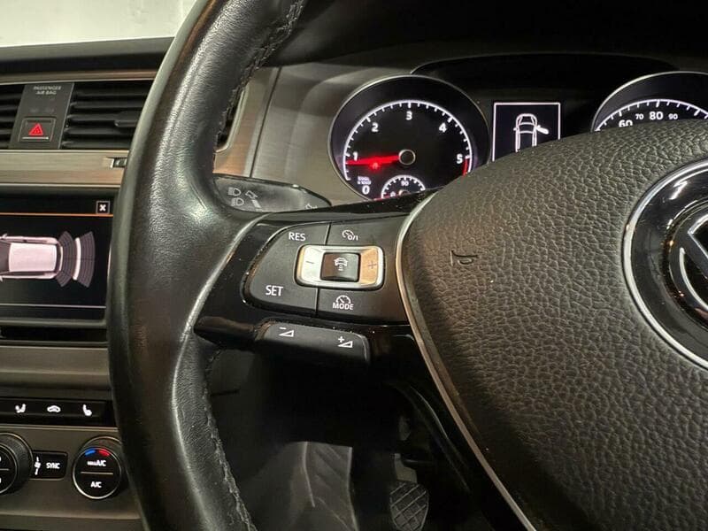 2016 Volkswagen Golf - Image 21