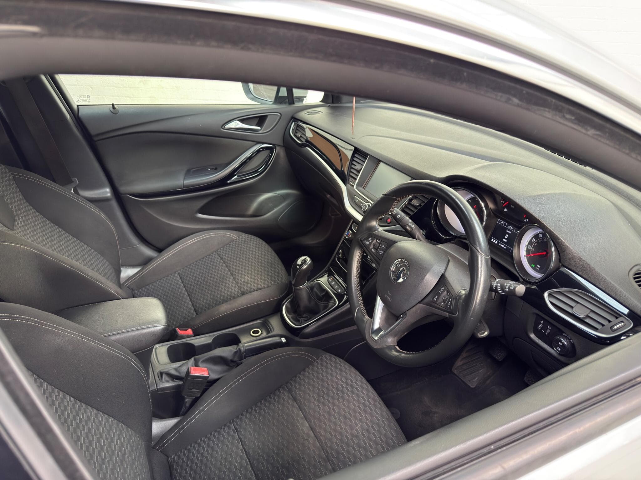 2016 Vauxhall Astra - Image 15