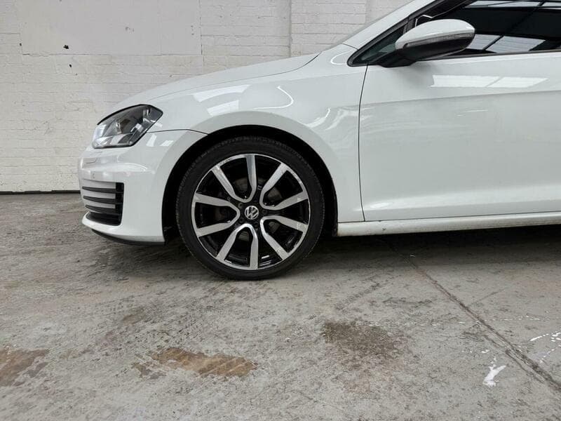2014 Volkswagen Golf - Image 8
