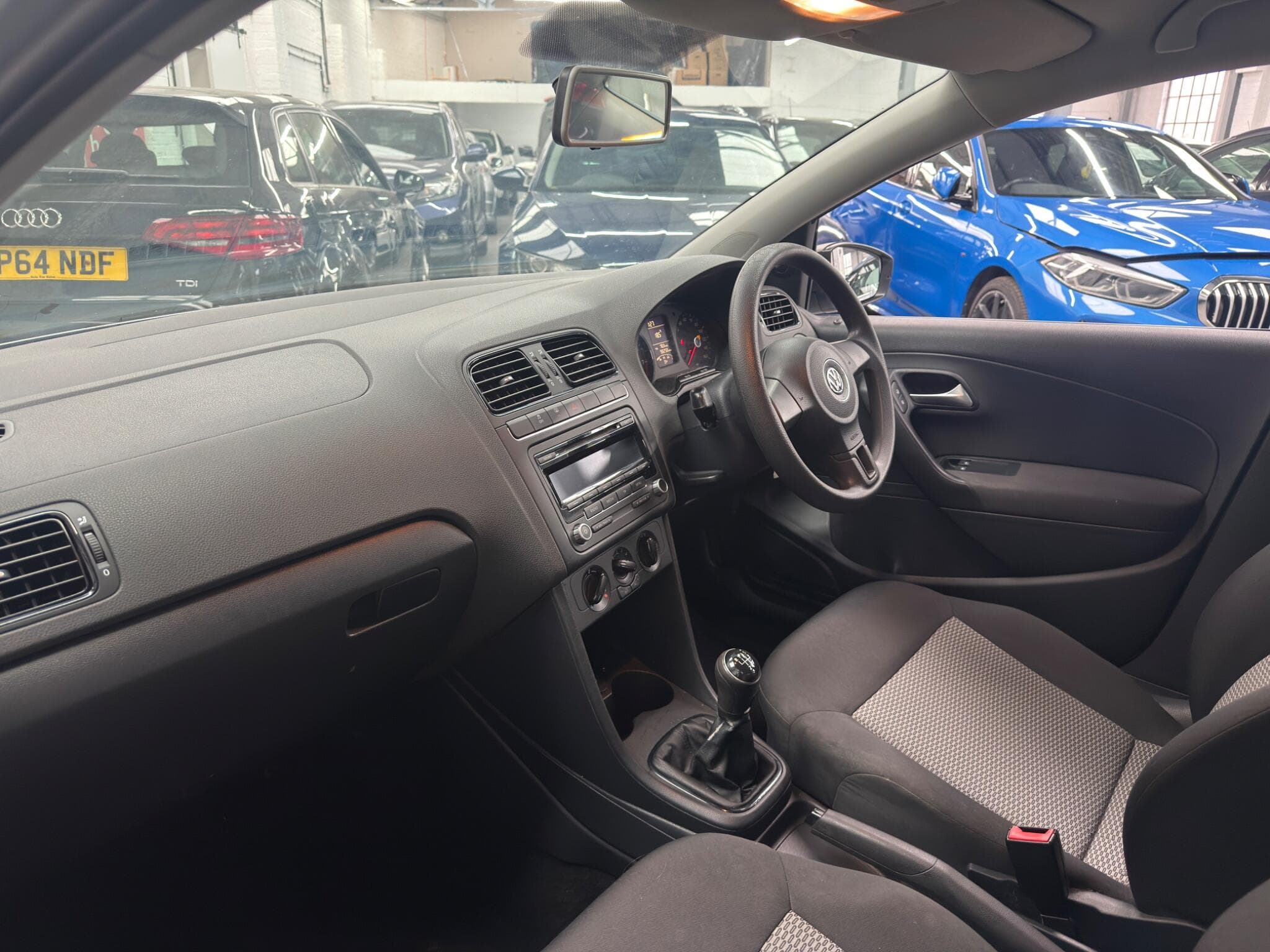 2014 Volkswagen Polo - Image 13