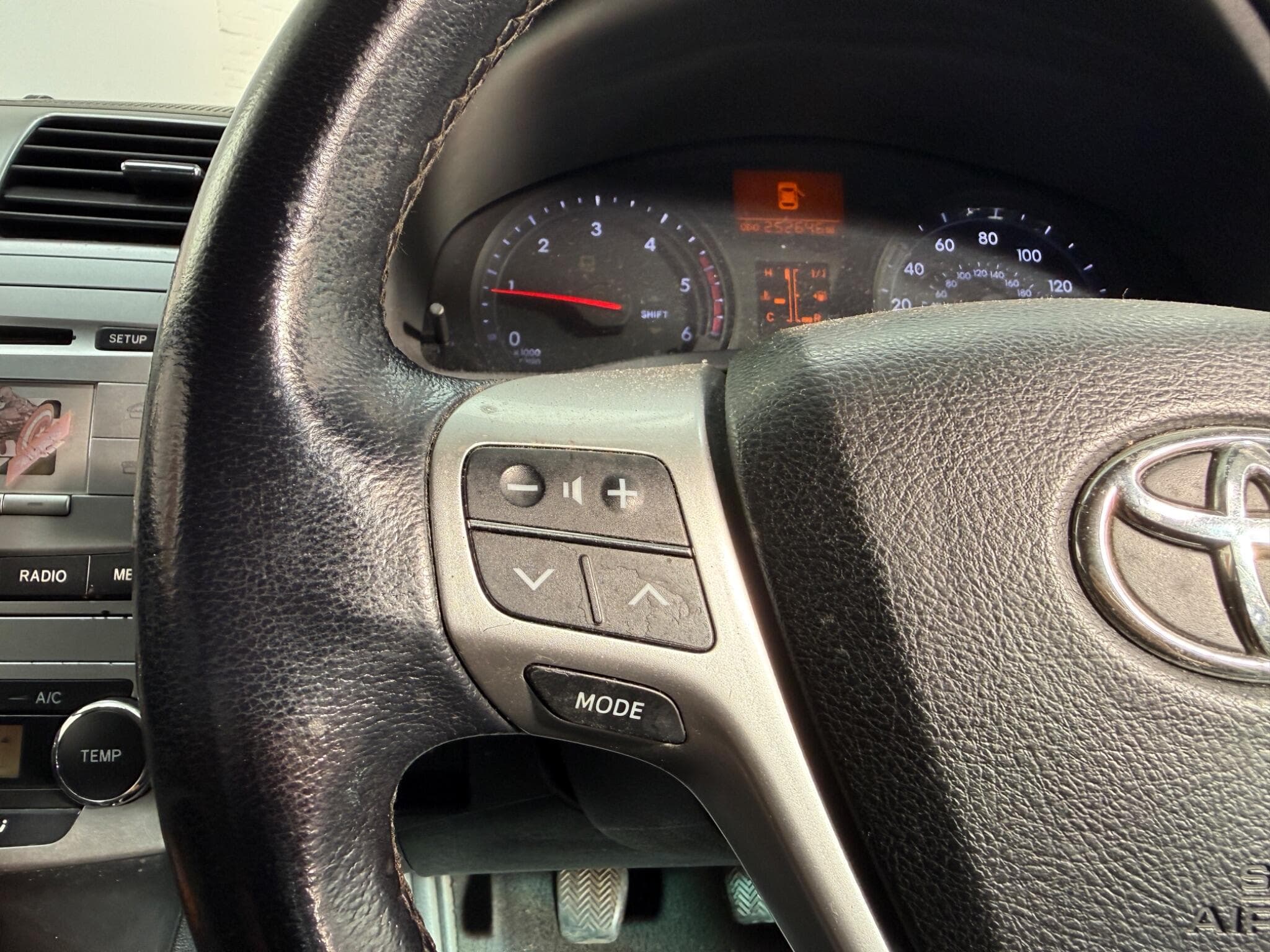 2012 Toyota Avensis - Image 14