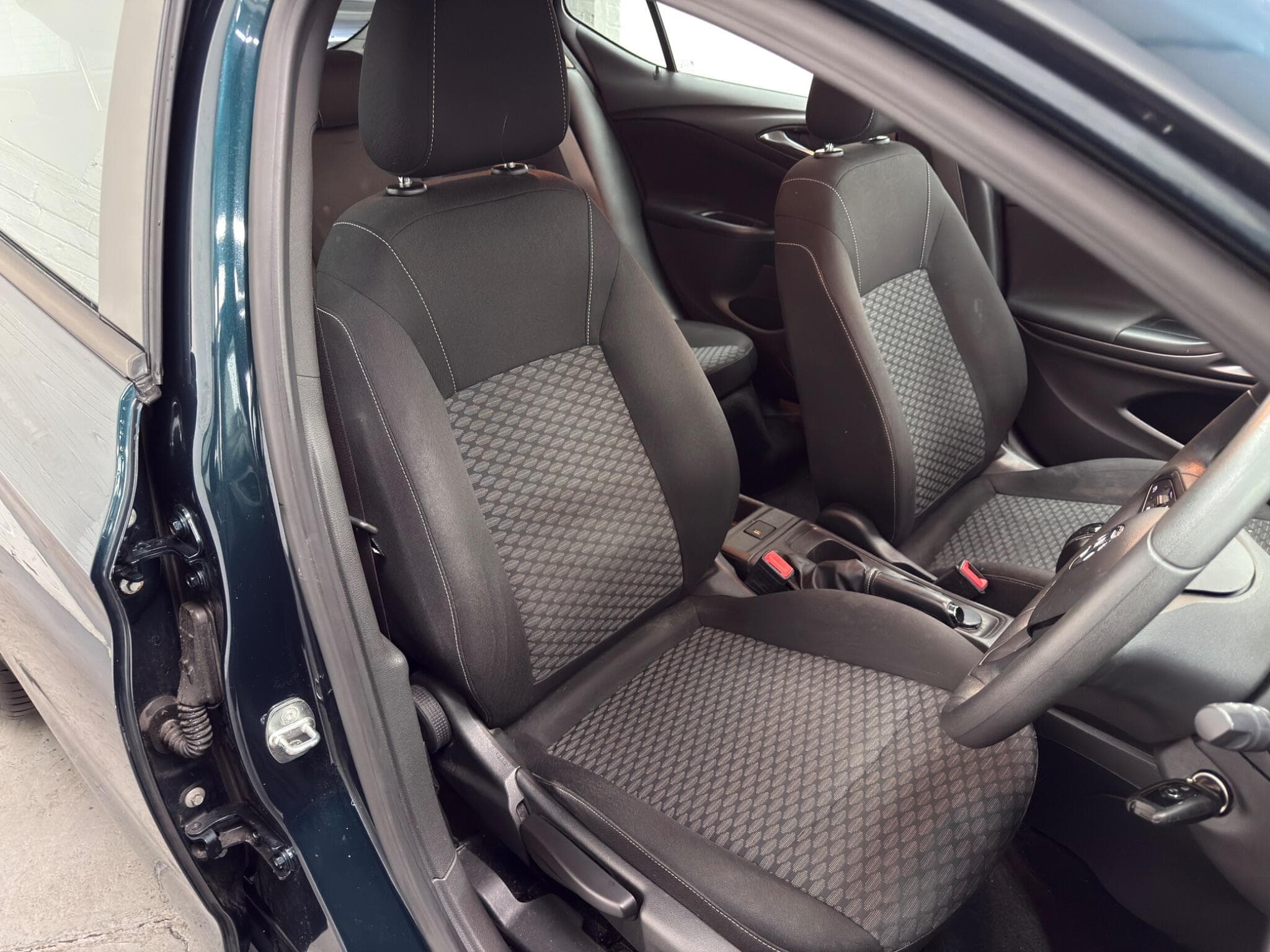 2016 Vauxhall Astra - Image 12