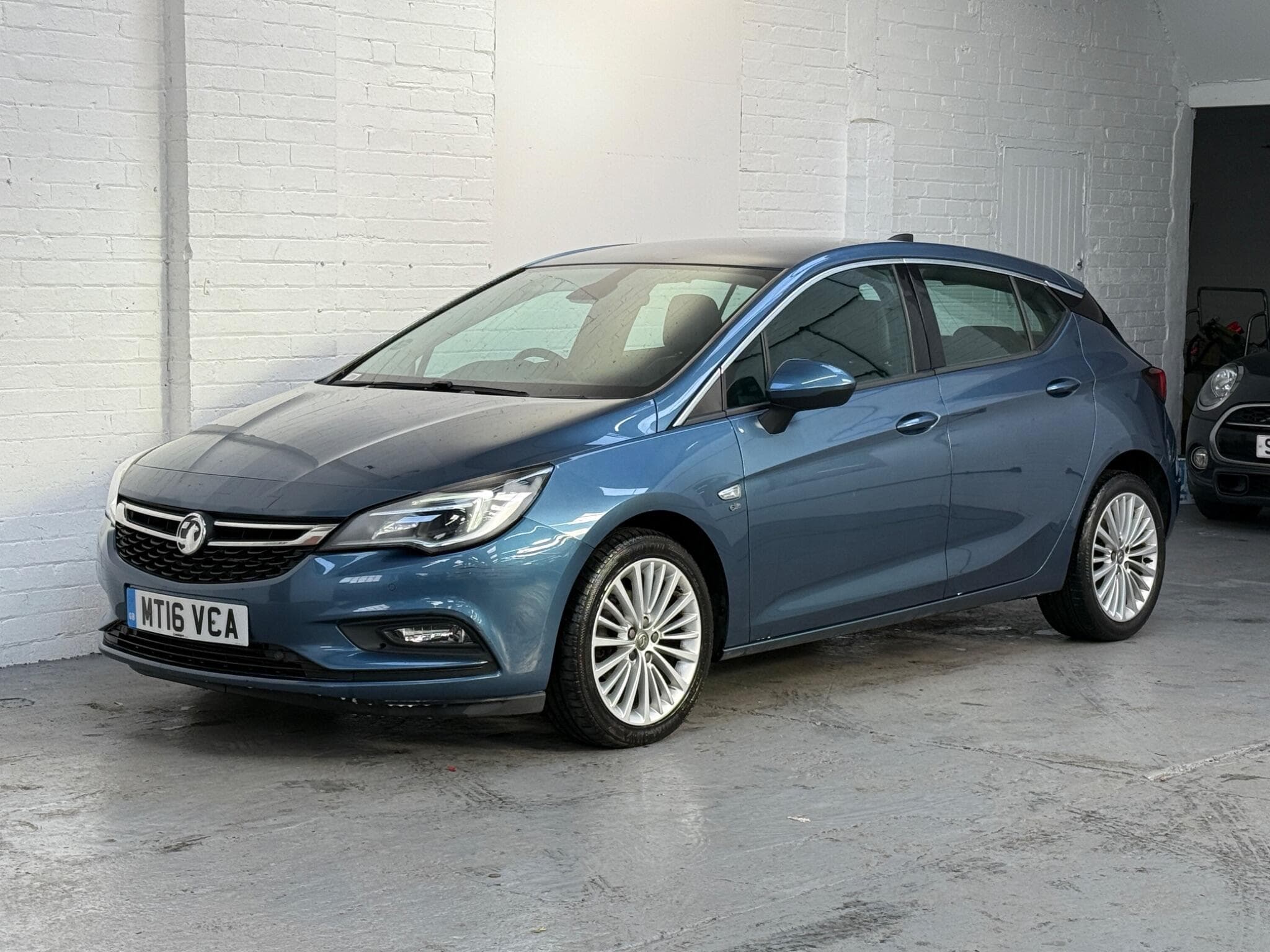 2016 Vauxhall Astra - Image 4