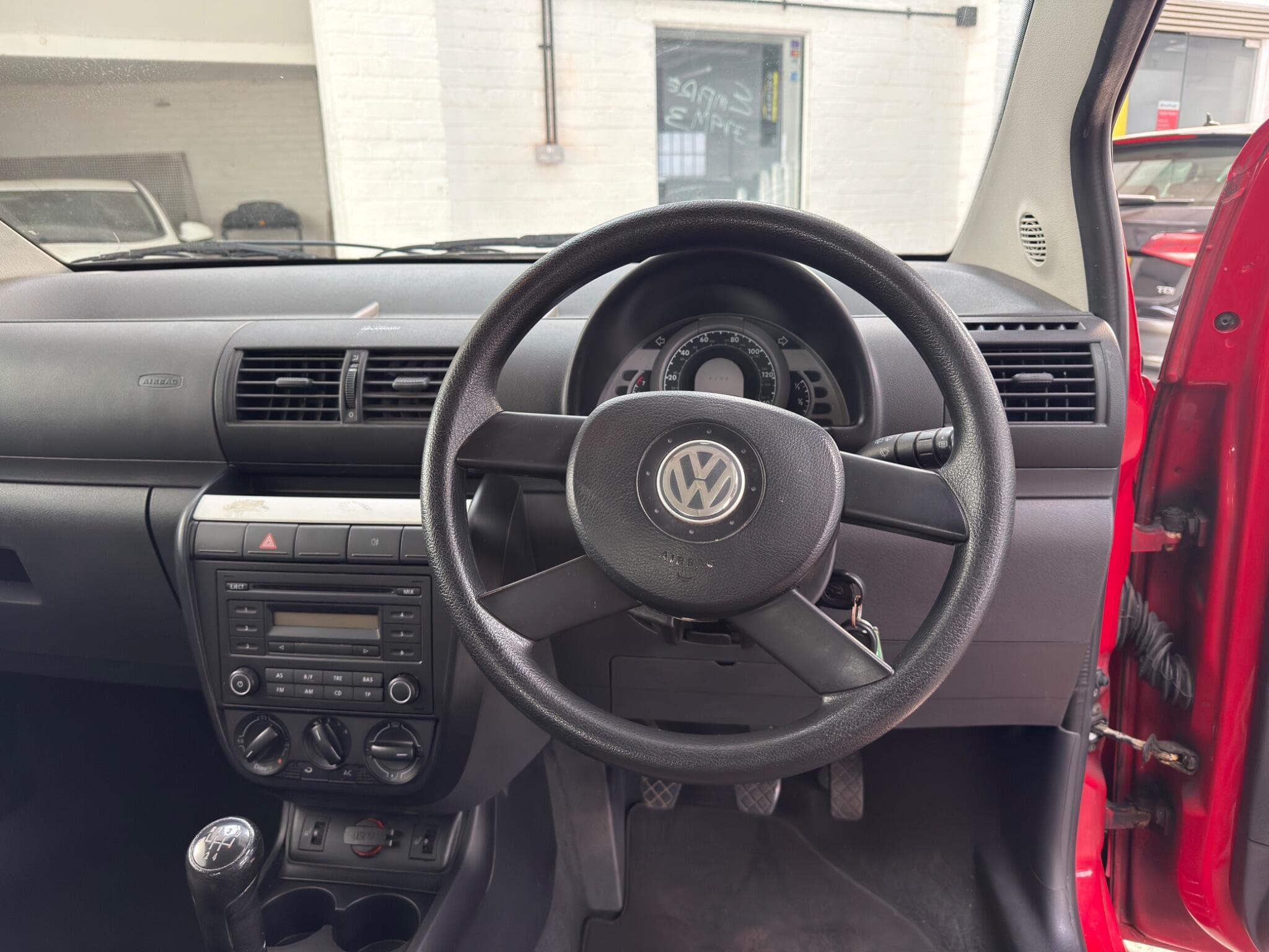 2006 Volkswagen Fox - Image 8