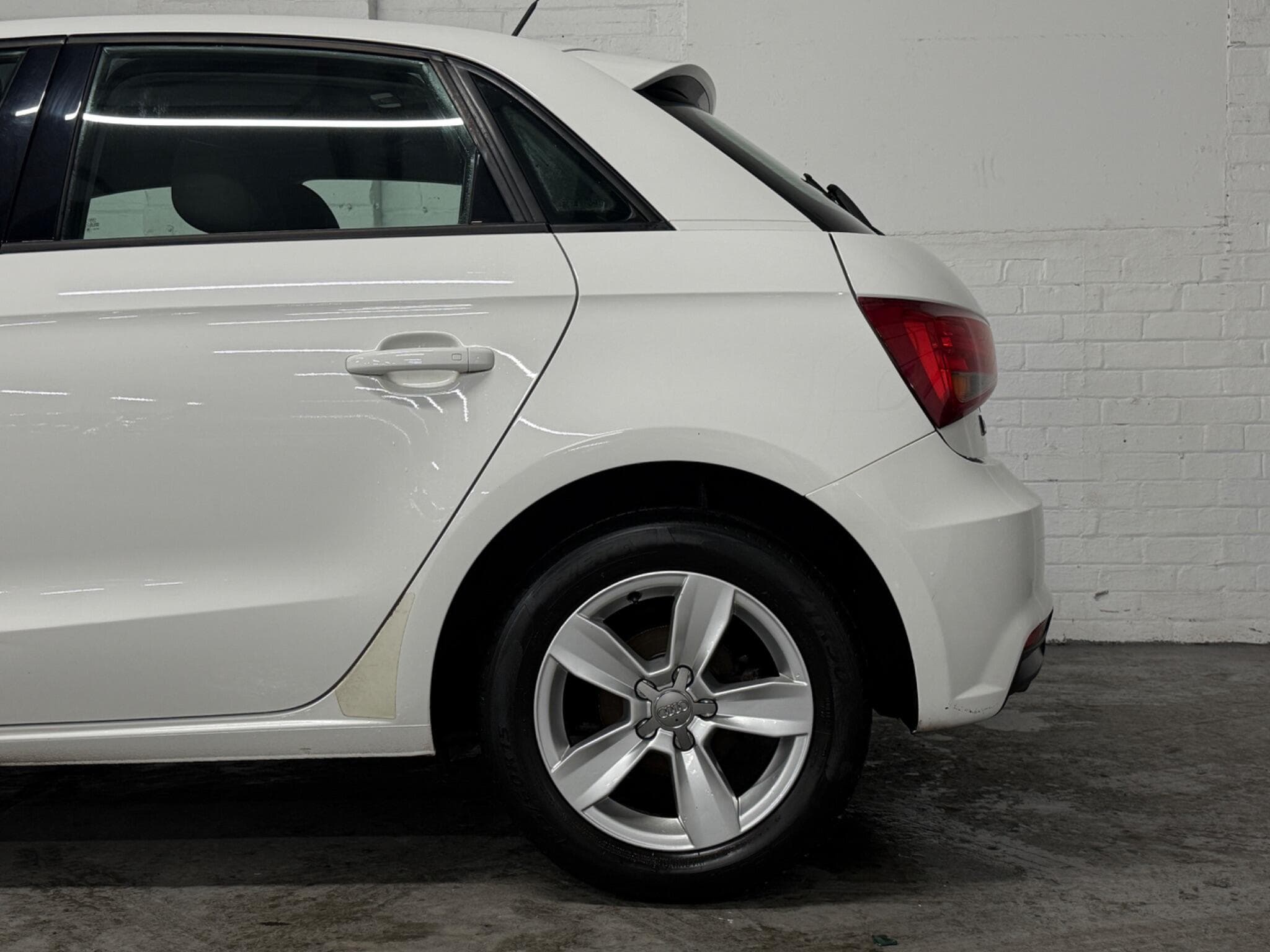 2015 Audi A1 - Image 13