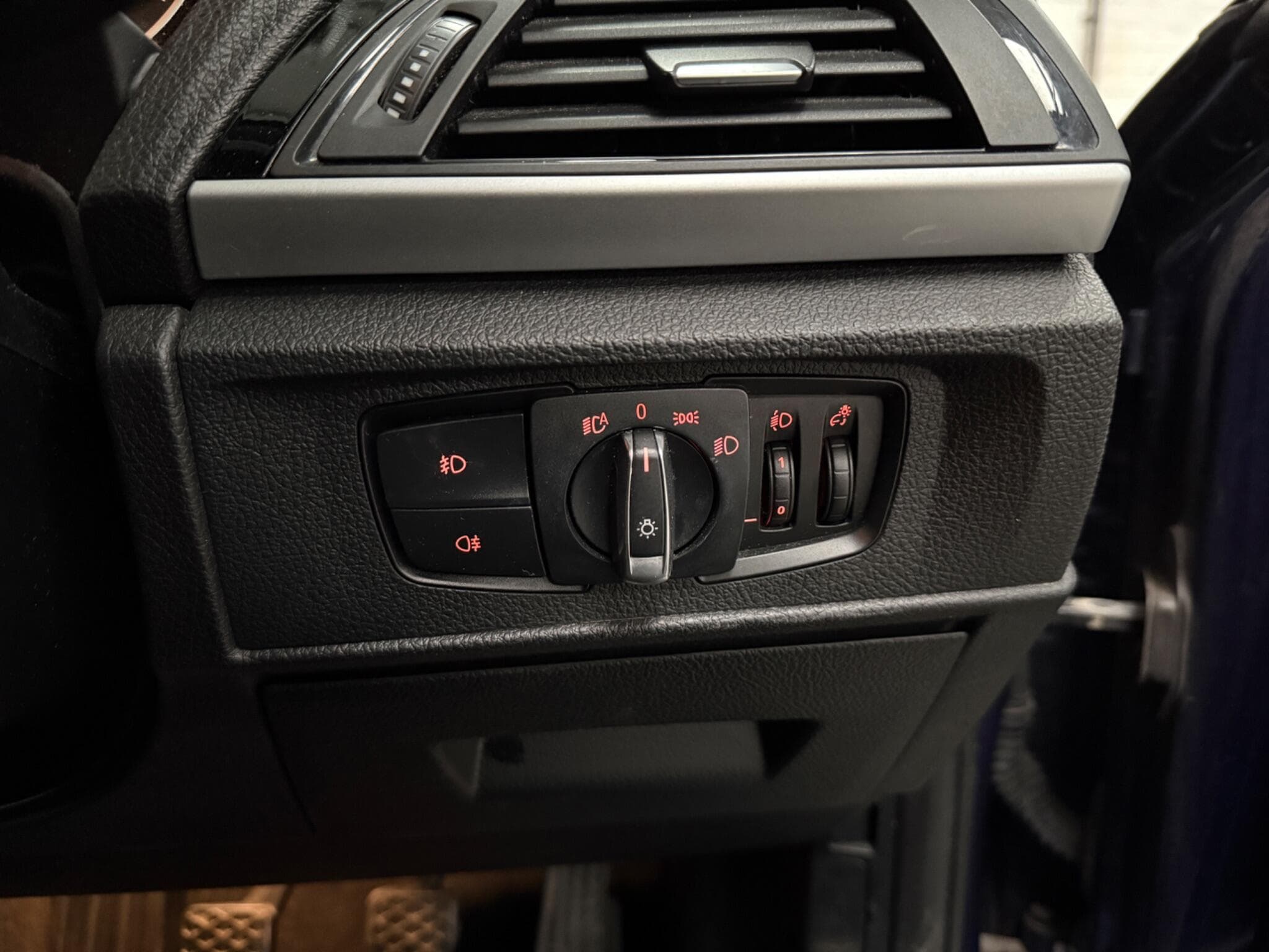 2016 BMW 1 Series - Image 14