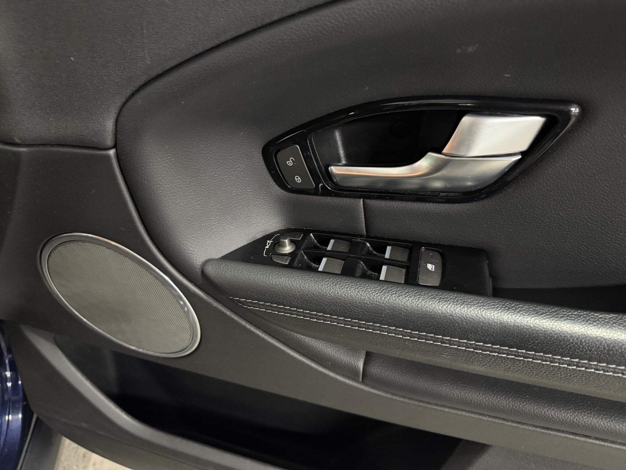 2017 Land Rover Range Rover Evoque - Image 34