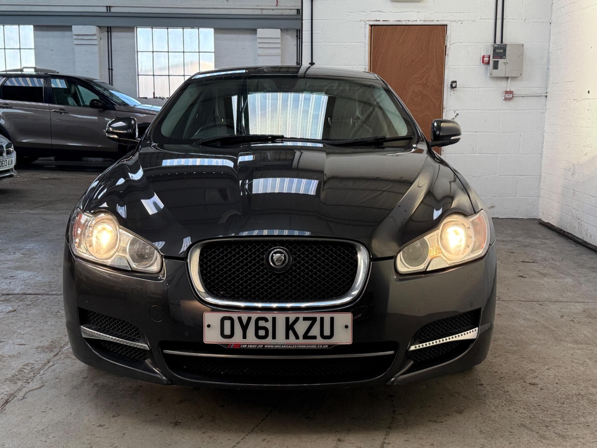 2011 Jaguar XF - Image 2