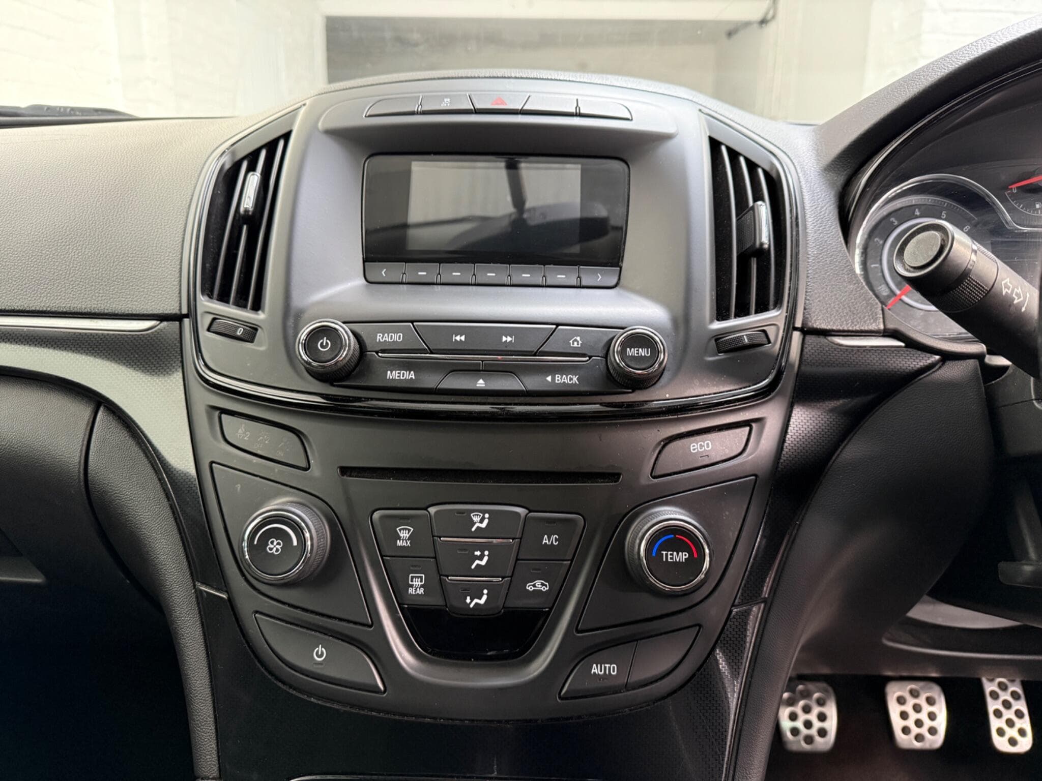 2015 Vauxhall Insignia - Image 13