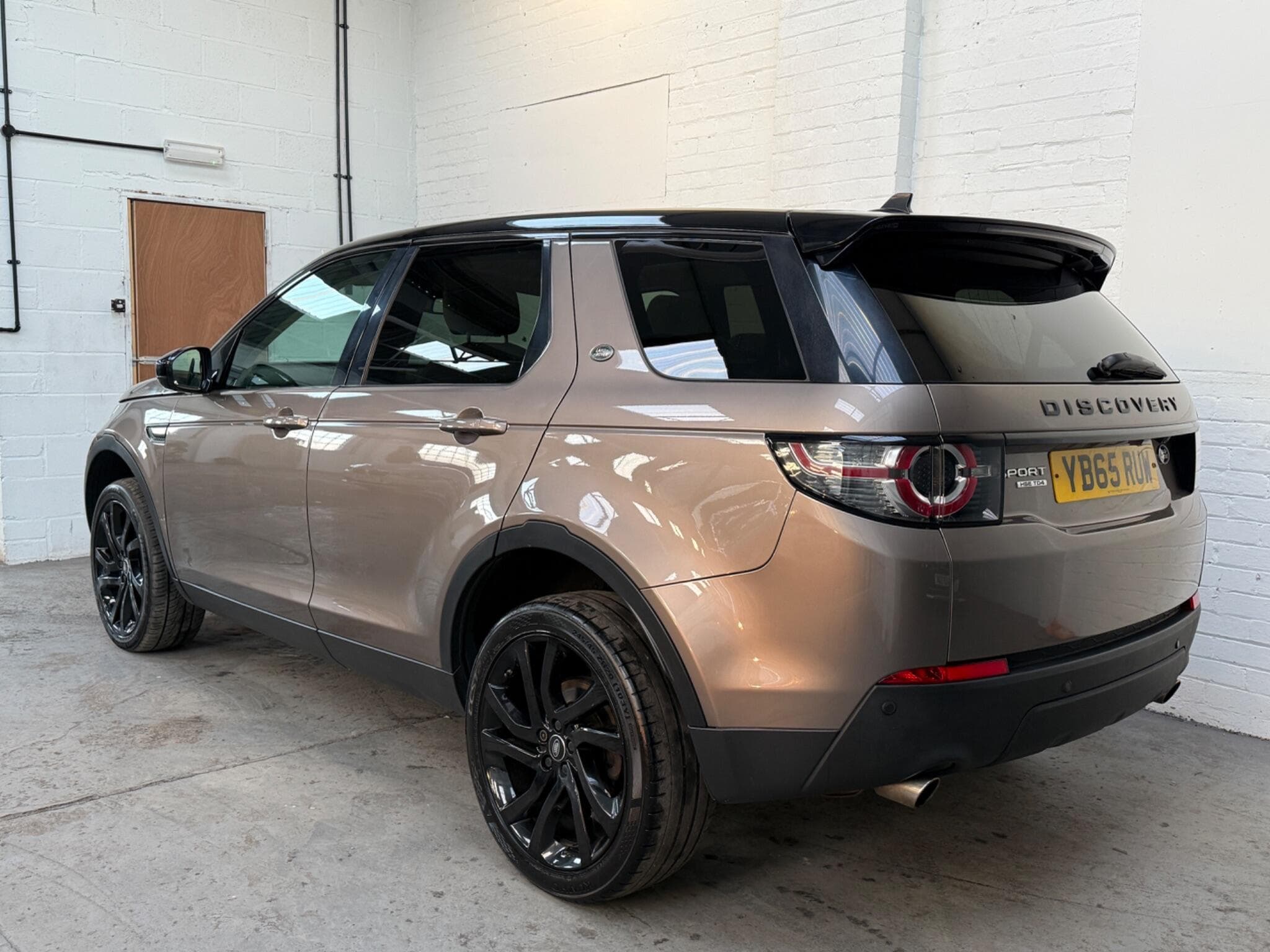 2015 Land Rover Discovery Sport - Image 4