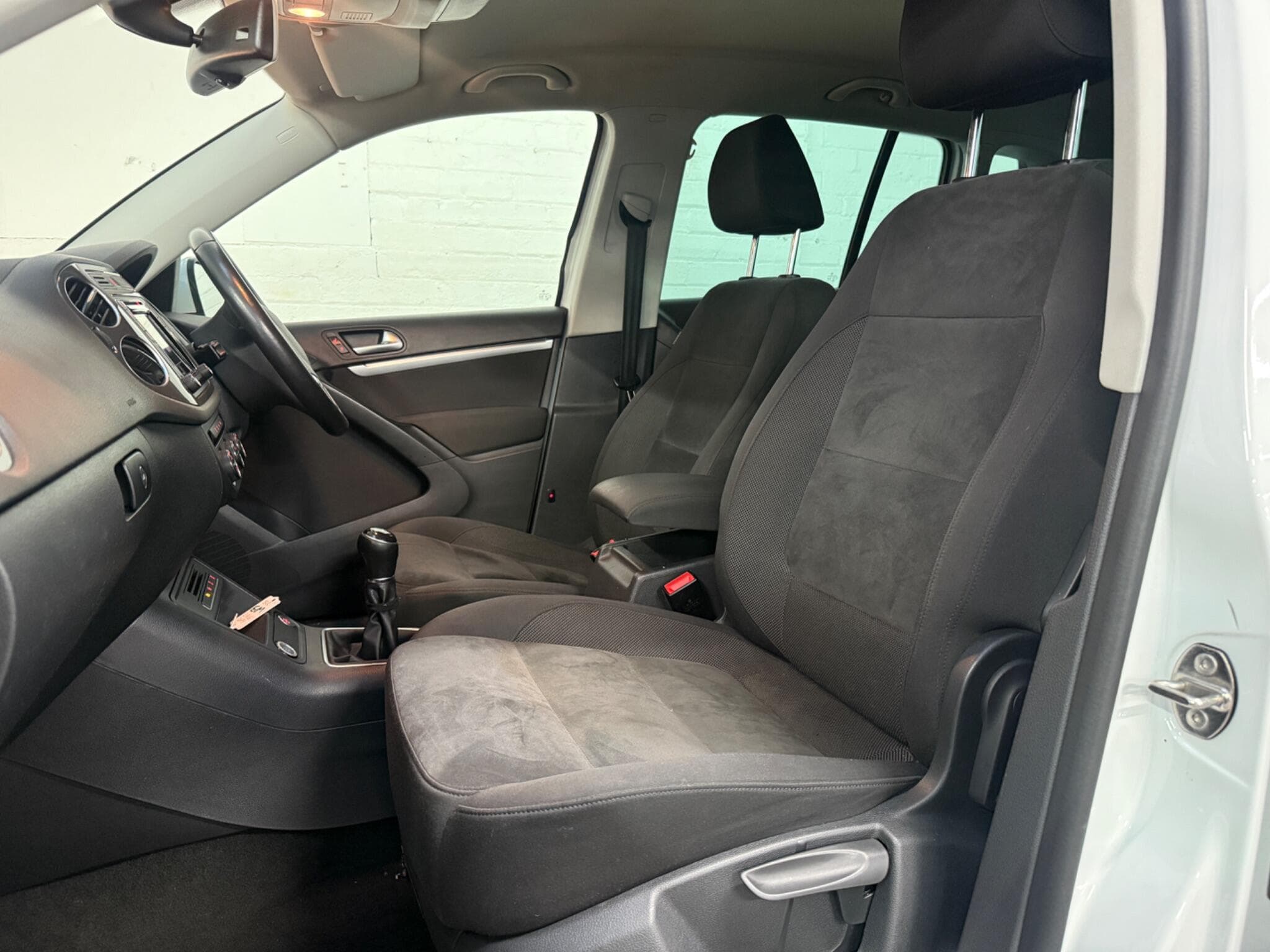 2015 Volkswagen Tiguan - Image 19