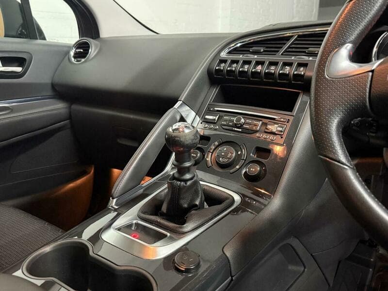 2015 Peugeot 3008 - Image 15