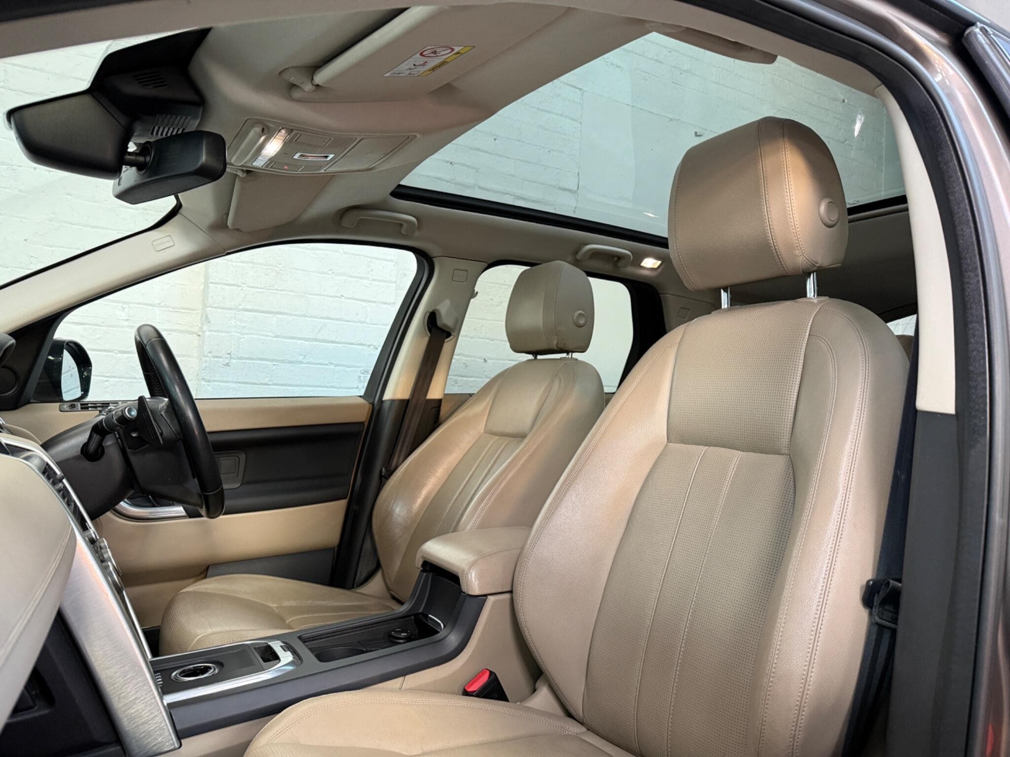 2015 Land Rover Discovery Sport - Image 23