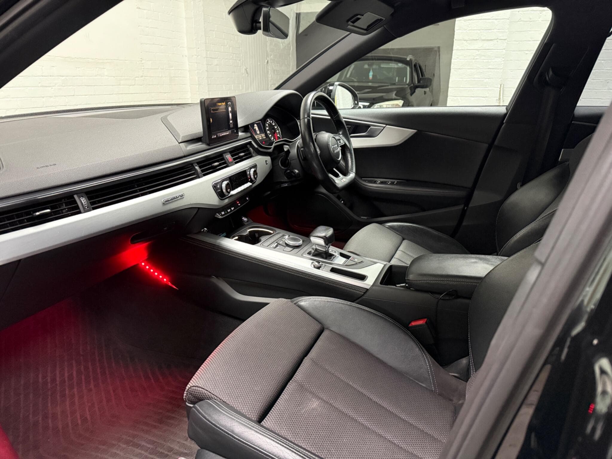 2017 Audi A4 - Image 29