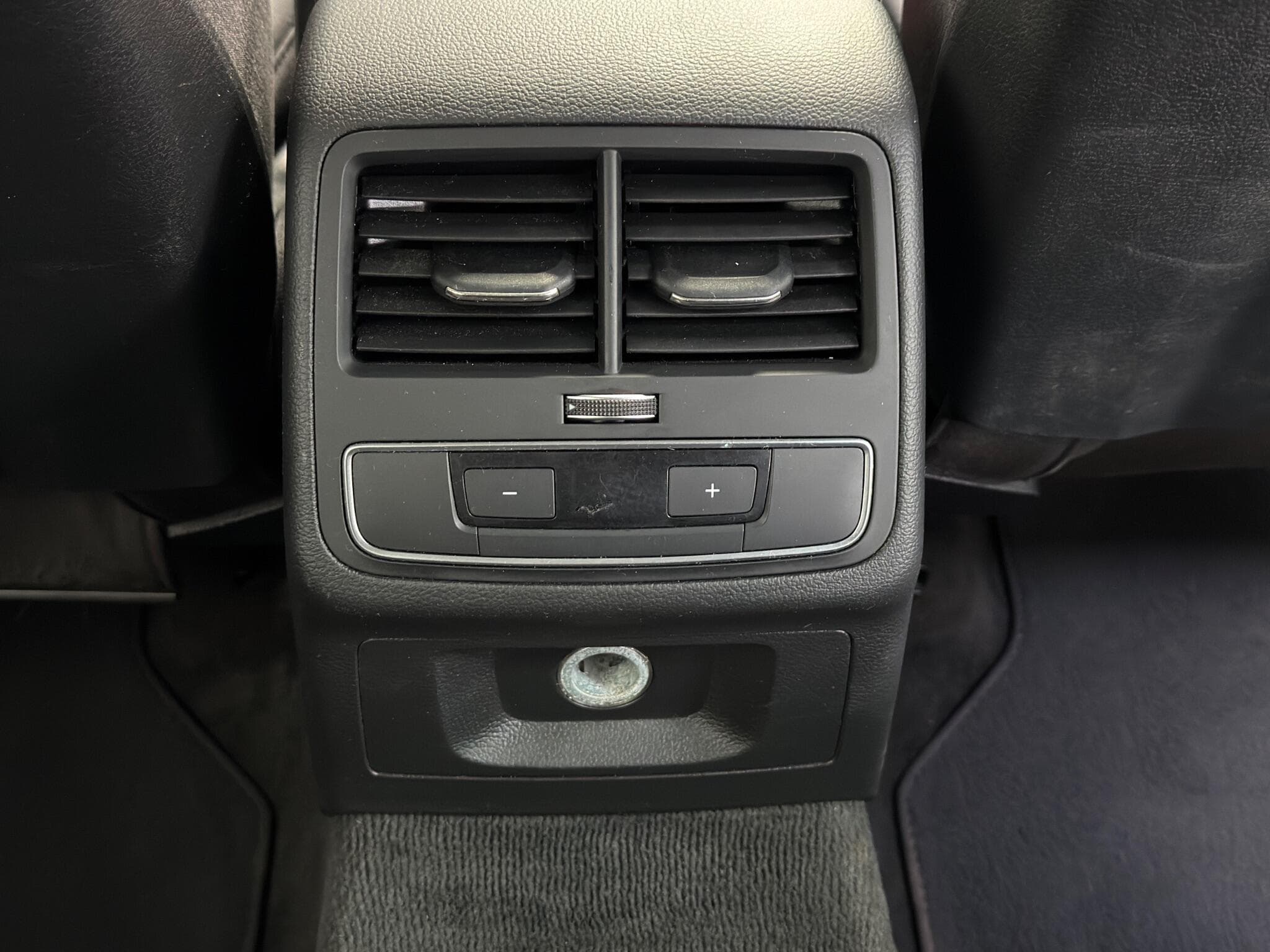 2017 Audi A4 Avant - Image 22