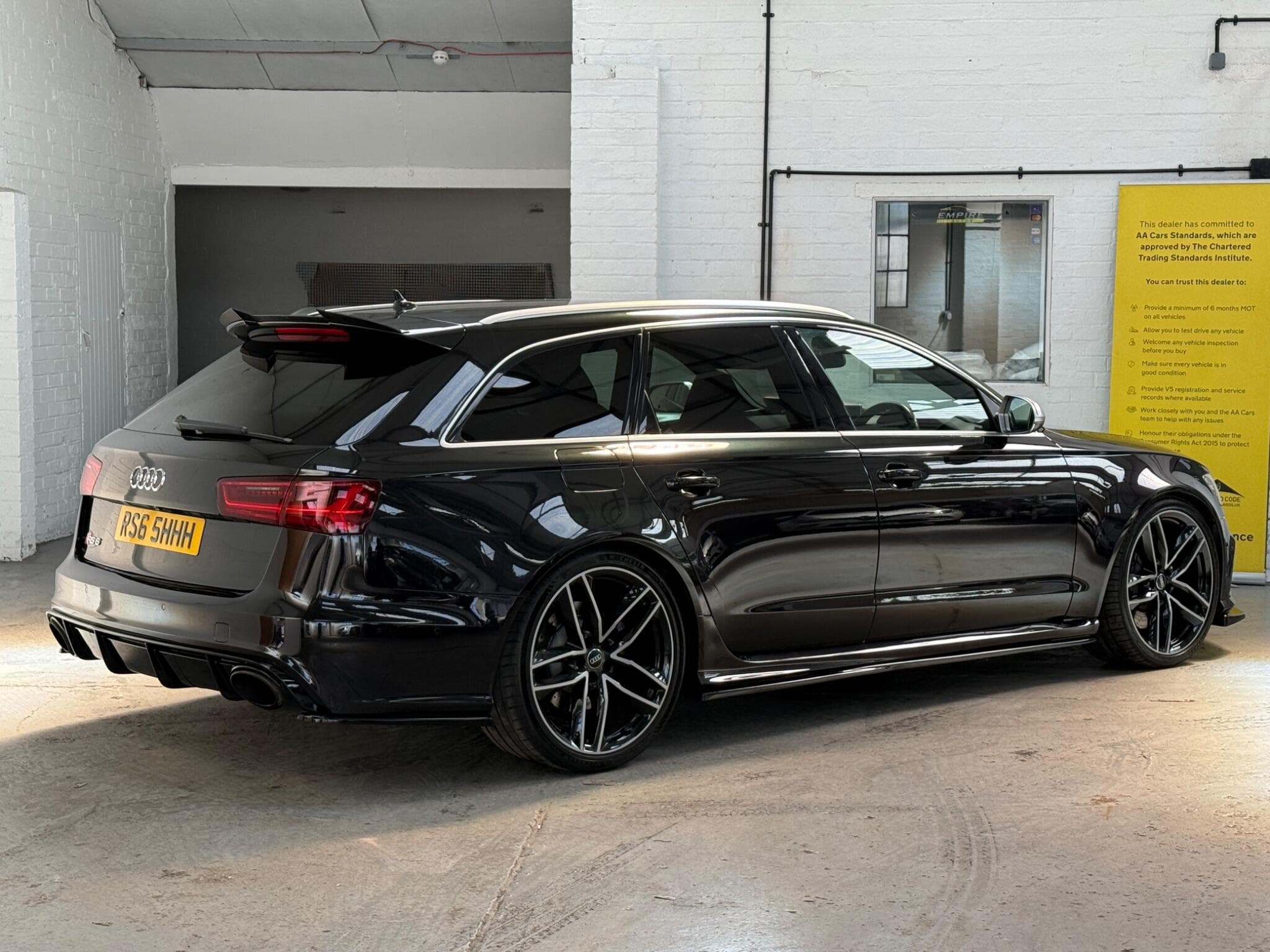 2017 Audi RS6 Avant - Image 14