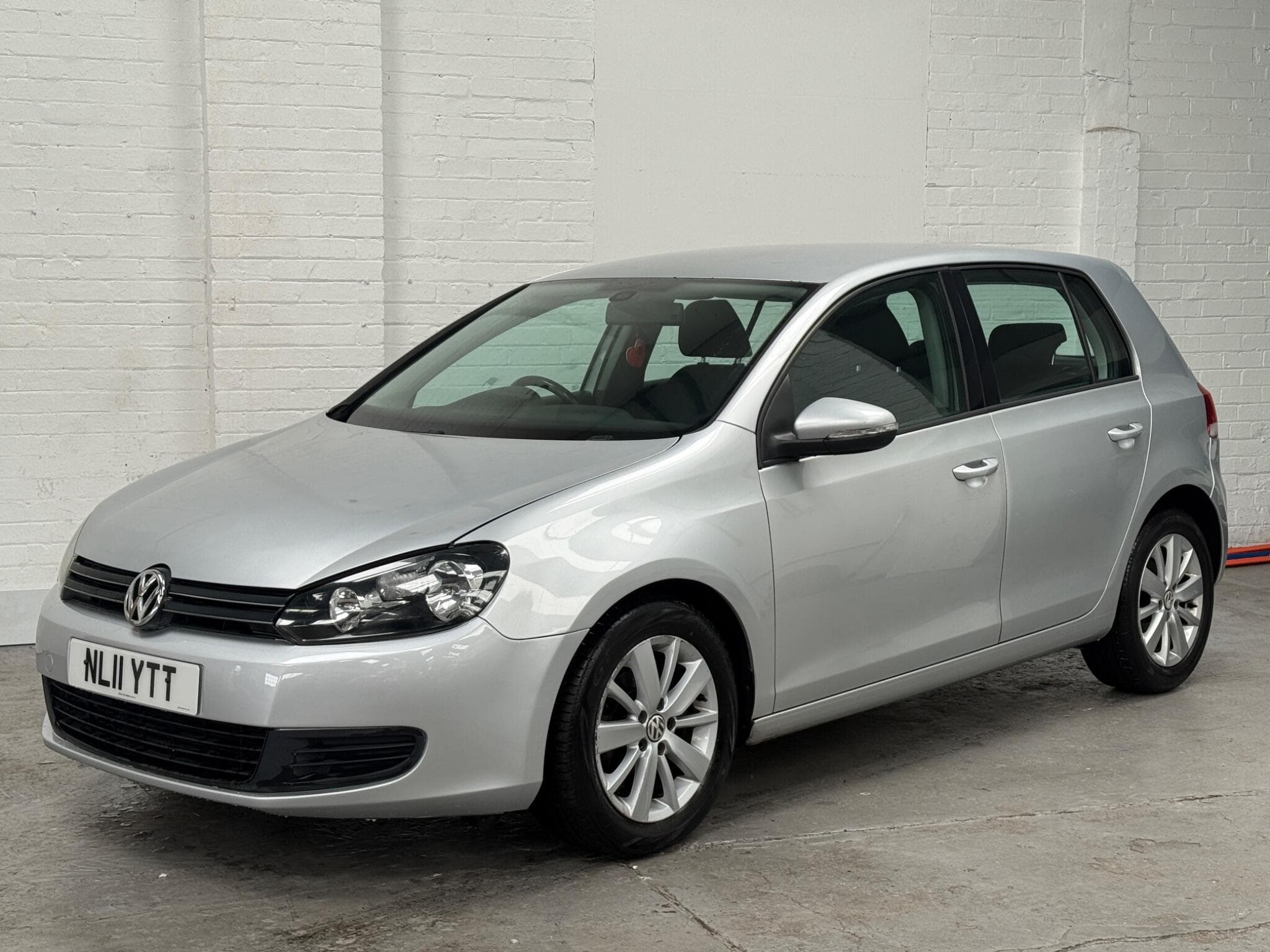 2011 Volkswagen Golf - Image 6
