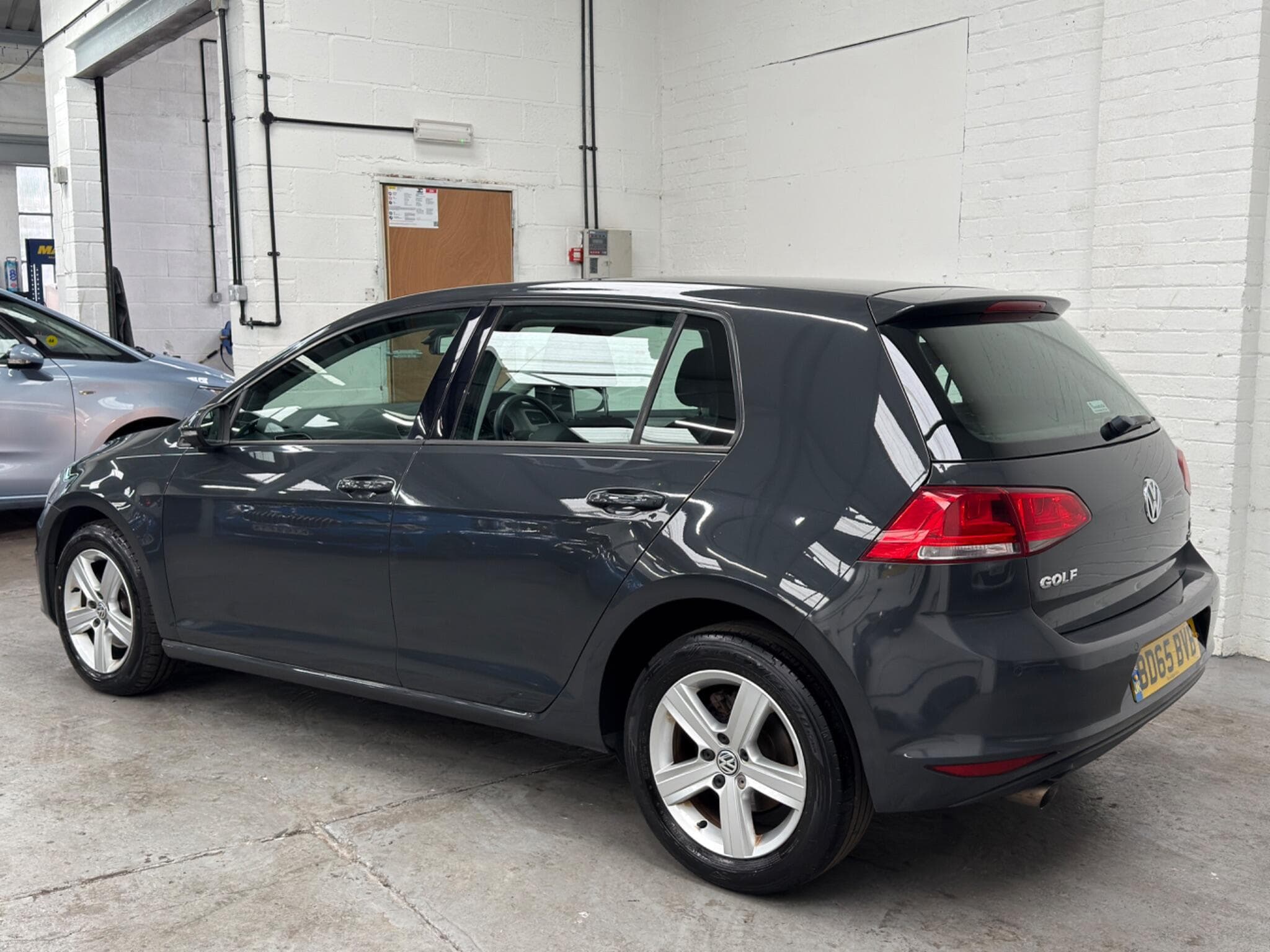 2015 Volkswagen Golf - Image 4