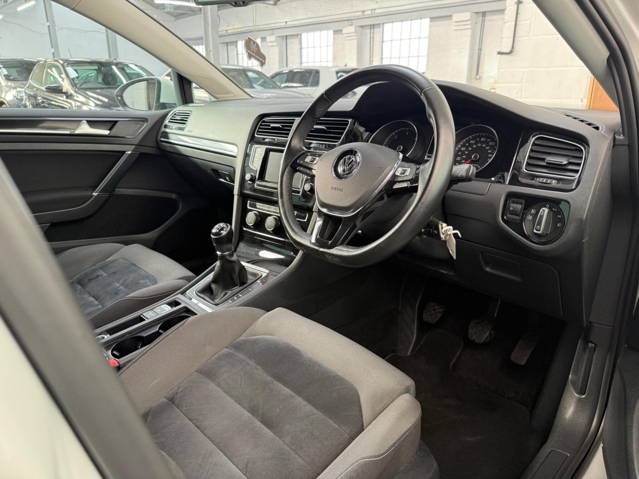 2014 Volkswagen Golf - Image 17