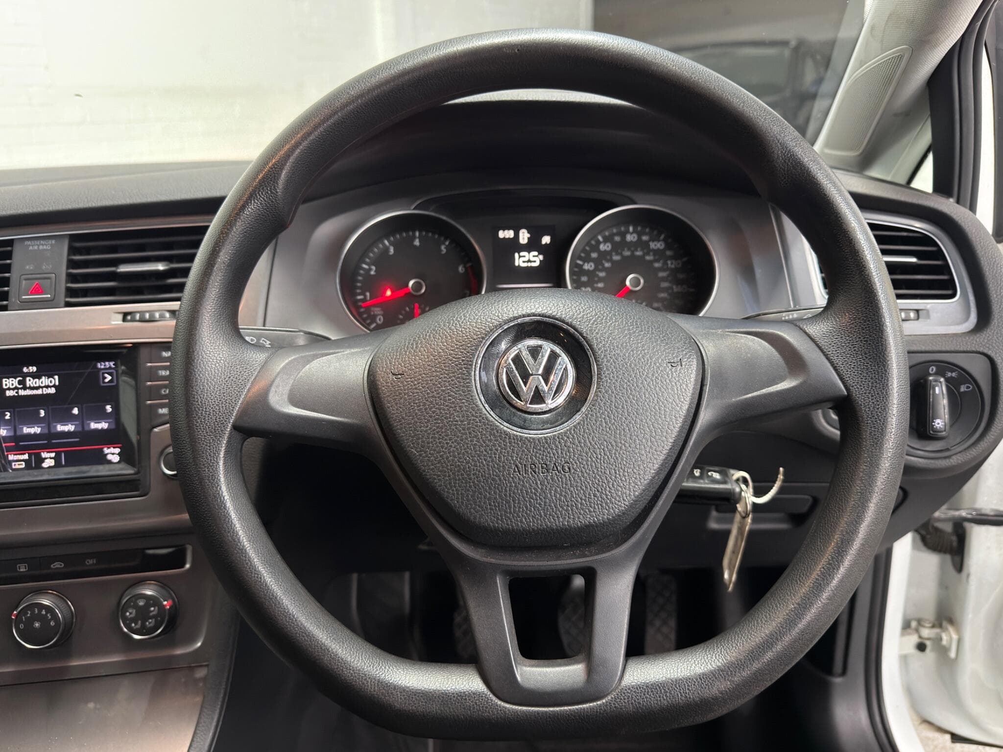2013 Volkswagen Golf - Image 21