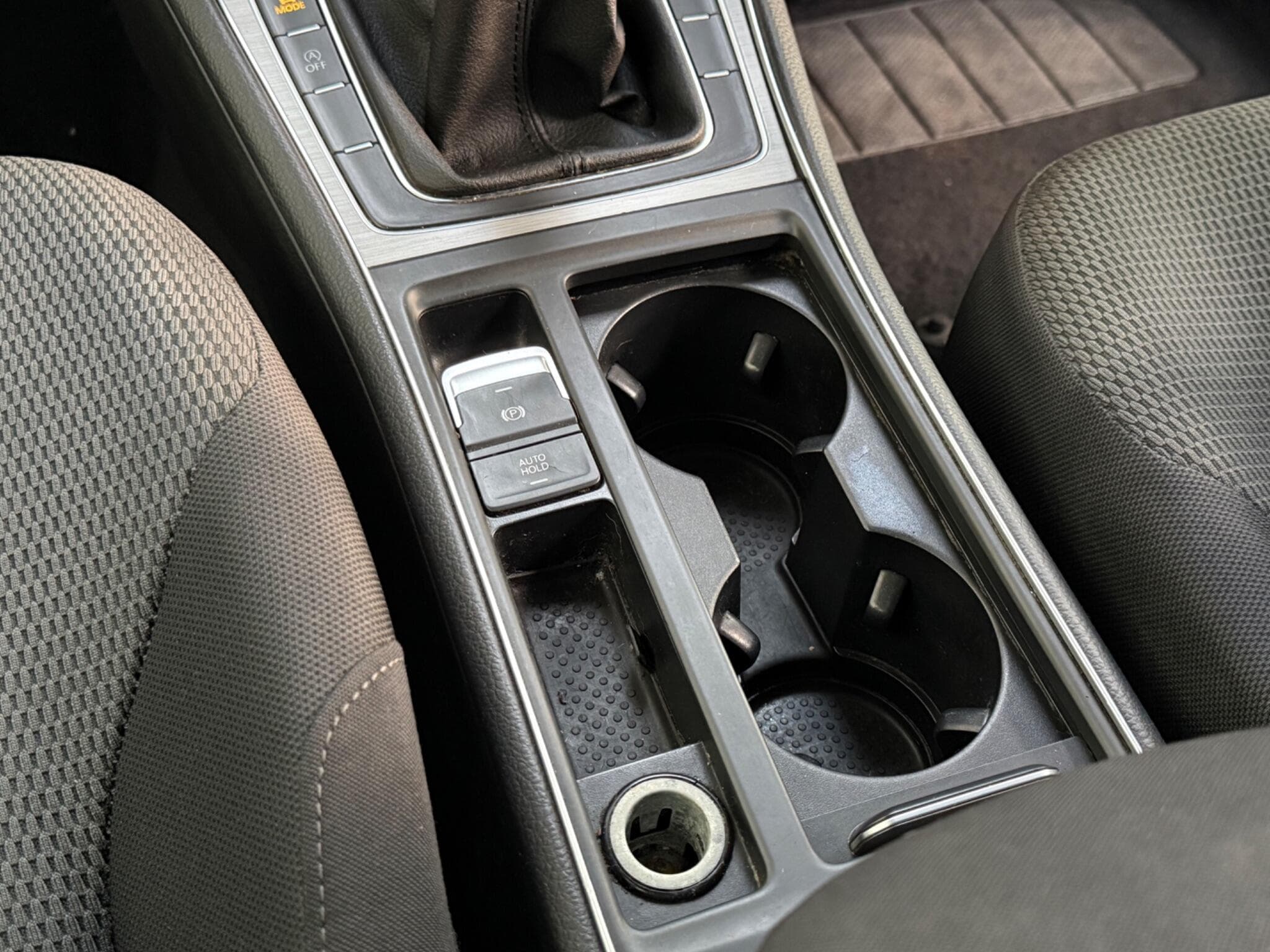 2014 Volkswagen Golf - Image 29