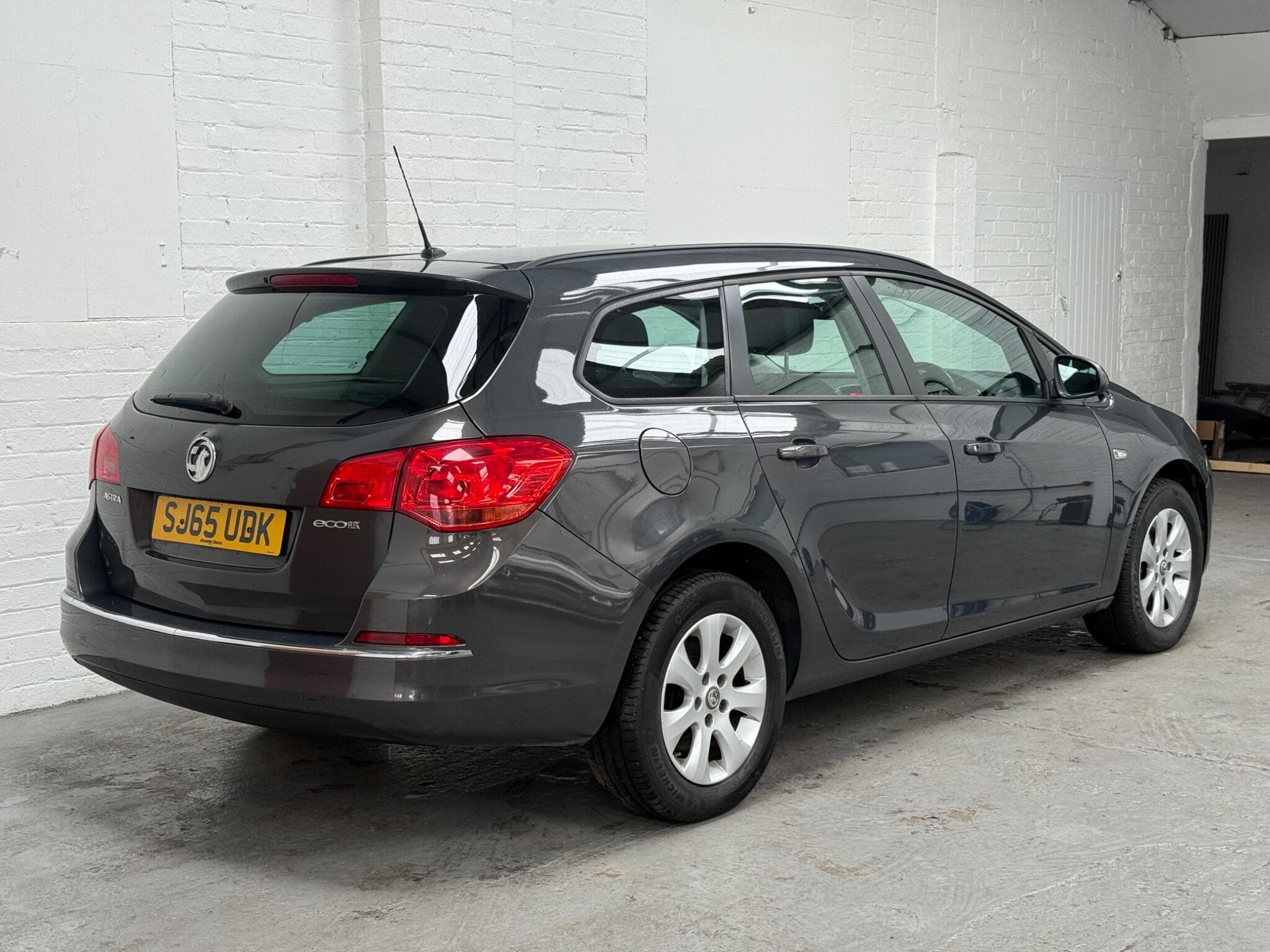 2016 Vauxhall Astra - Image 14