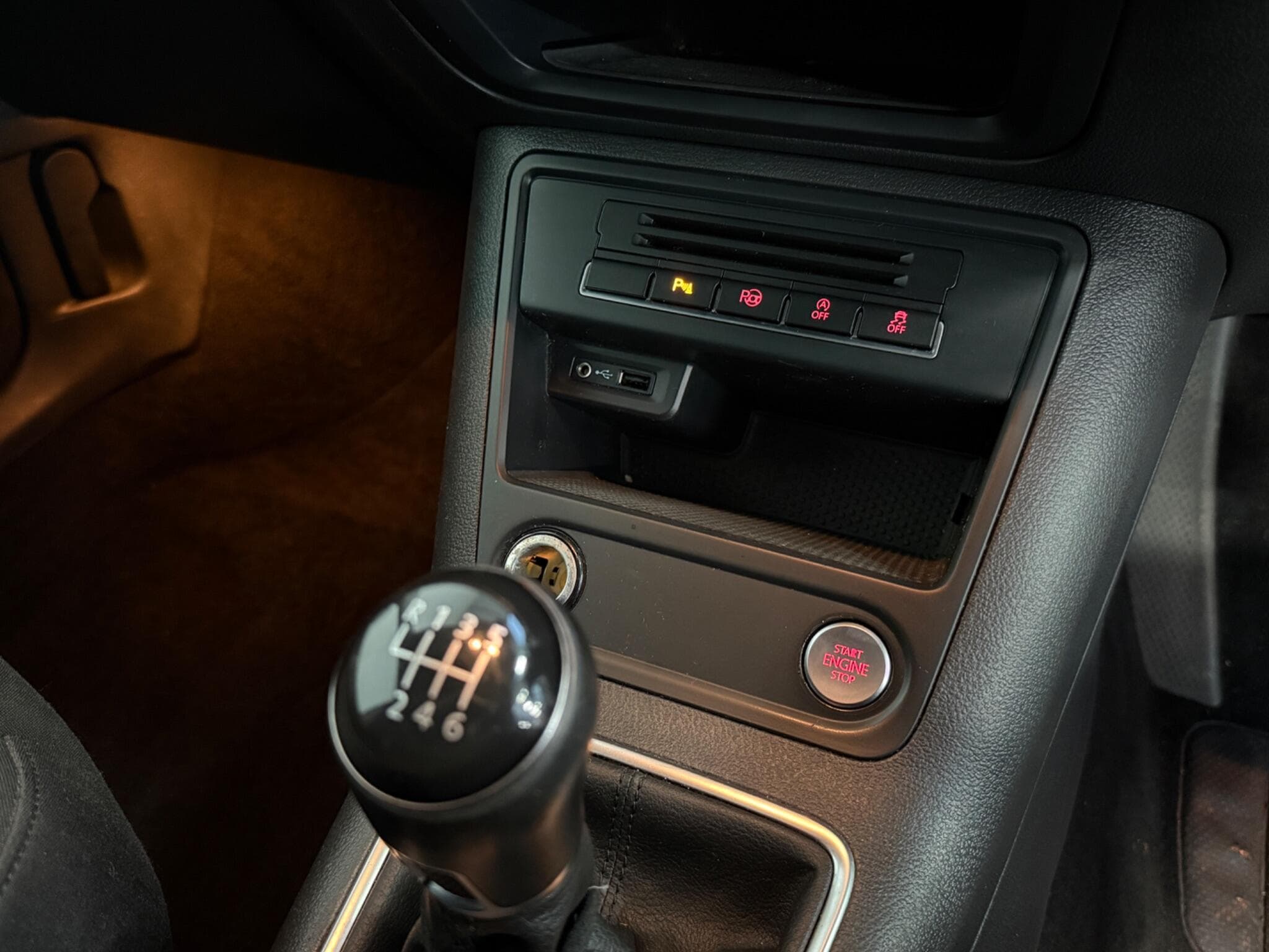 2015 Volkswagen Tiguan - Image 8