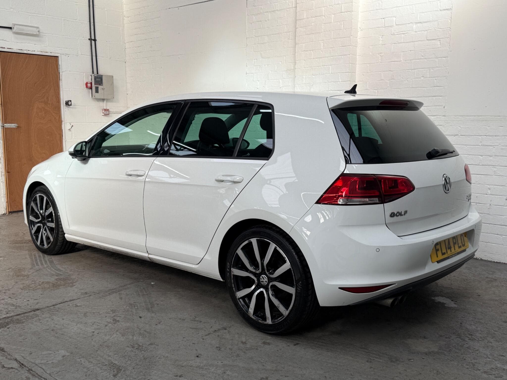 2014 Volkswagen Golf - Image 4