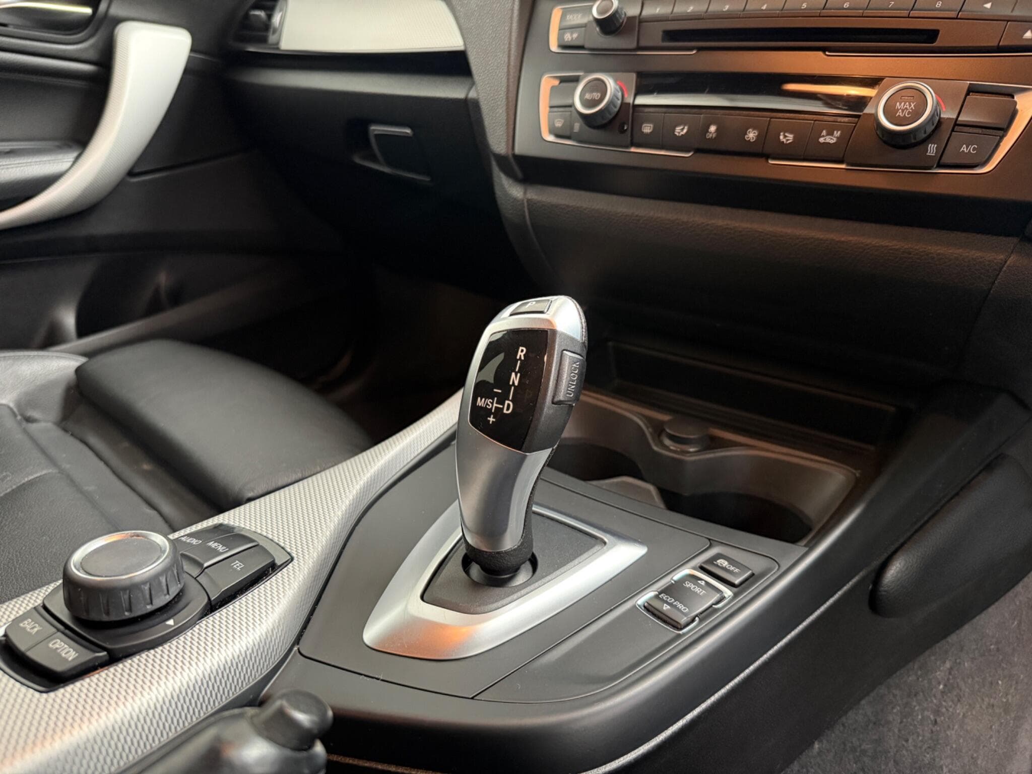 2014 BMW 1 Series - Image 13