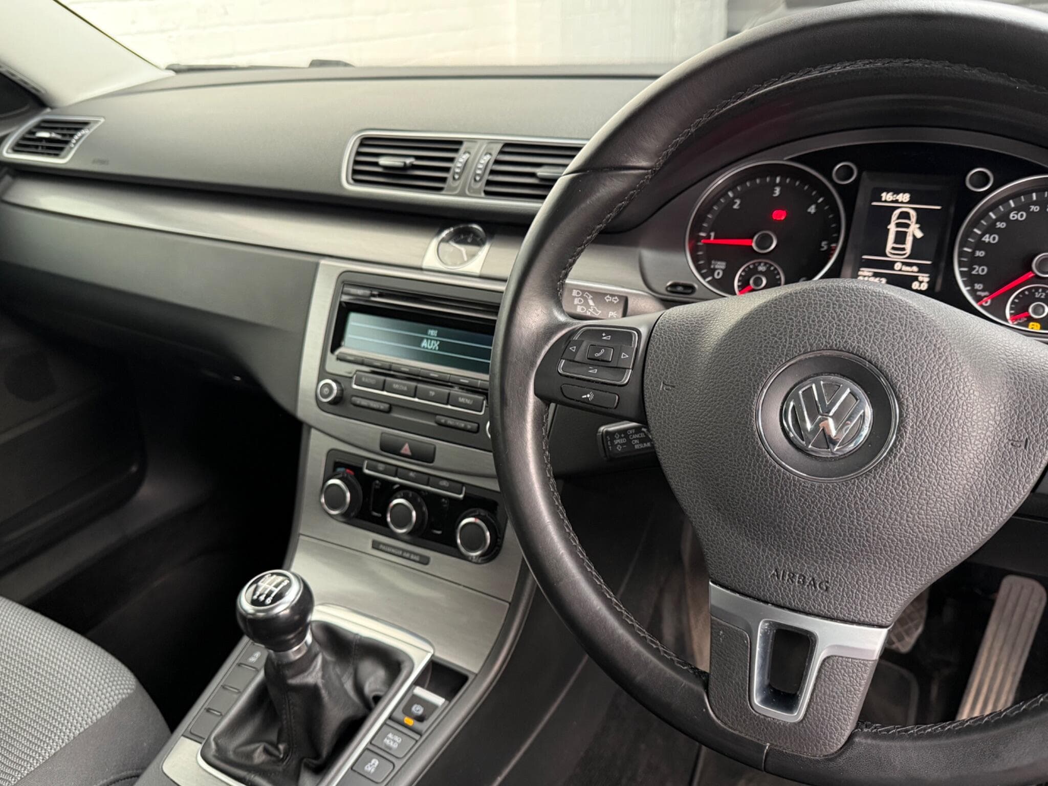2012 Volkswagen Passat - Image 17