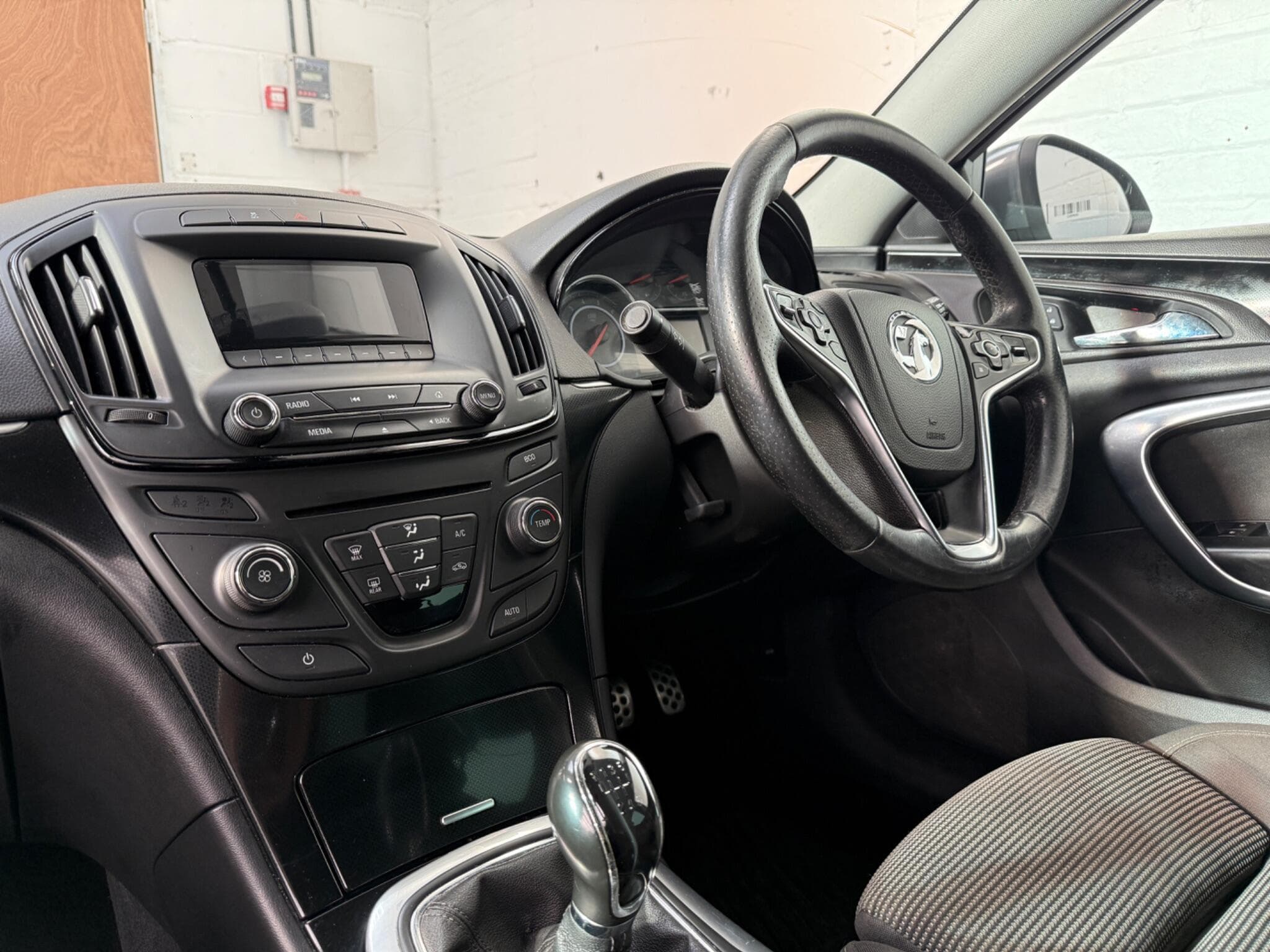 2015 Vauxhall Insignia - Image 16