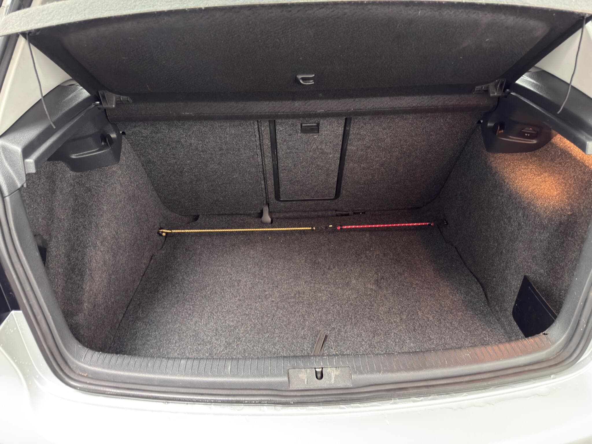 2011 Volkswagen Golf - Image 18