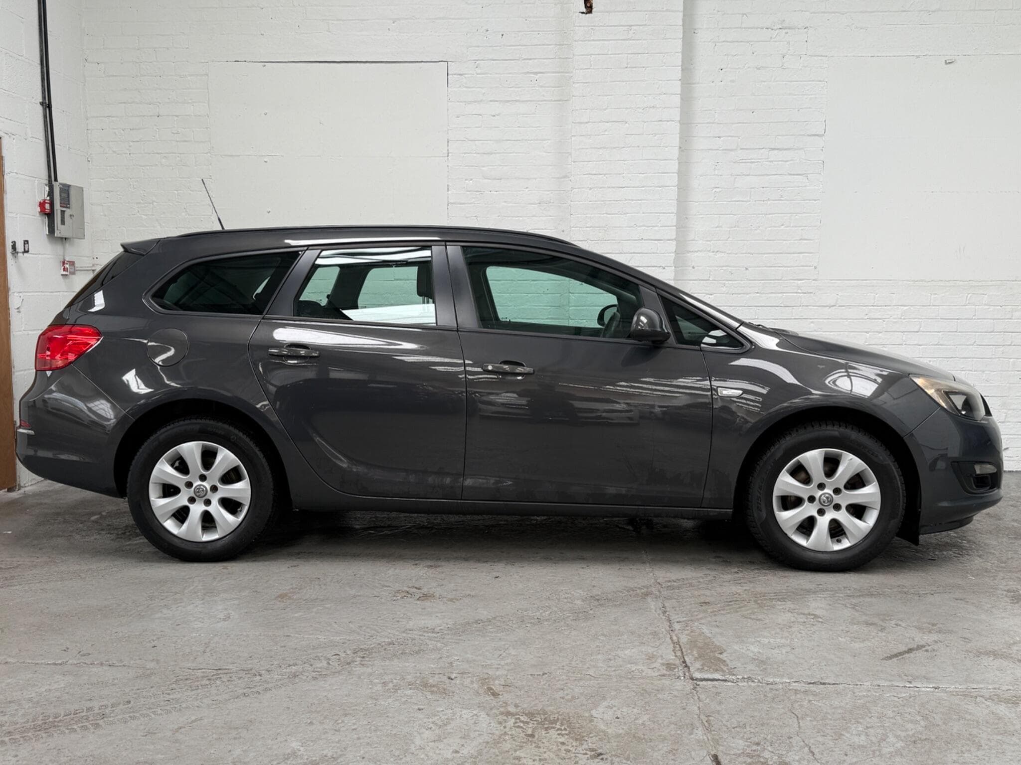 2016 Vauxhall Astra - Image 13