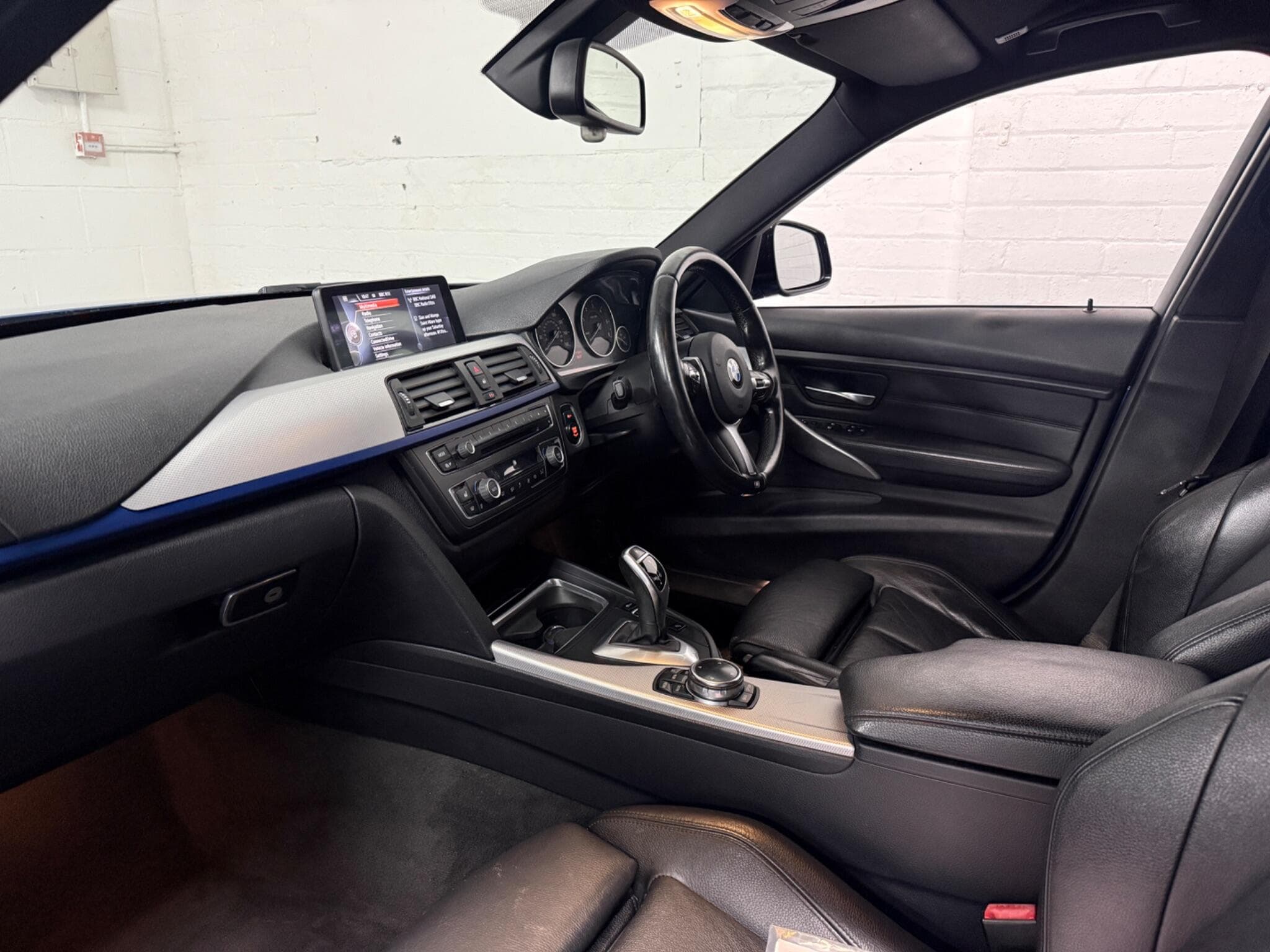 2014 BMW 3 Series - Image 12