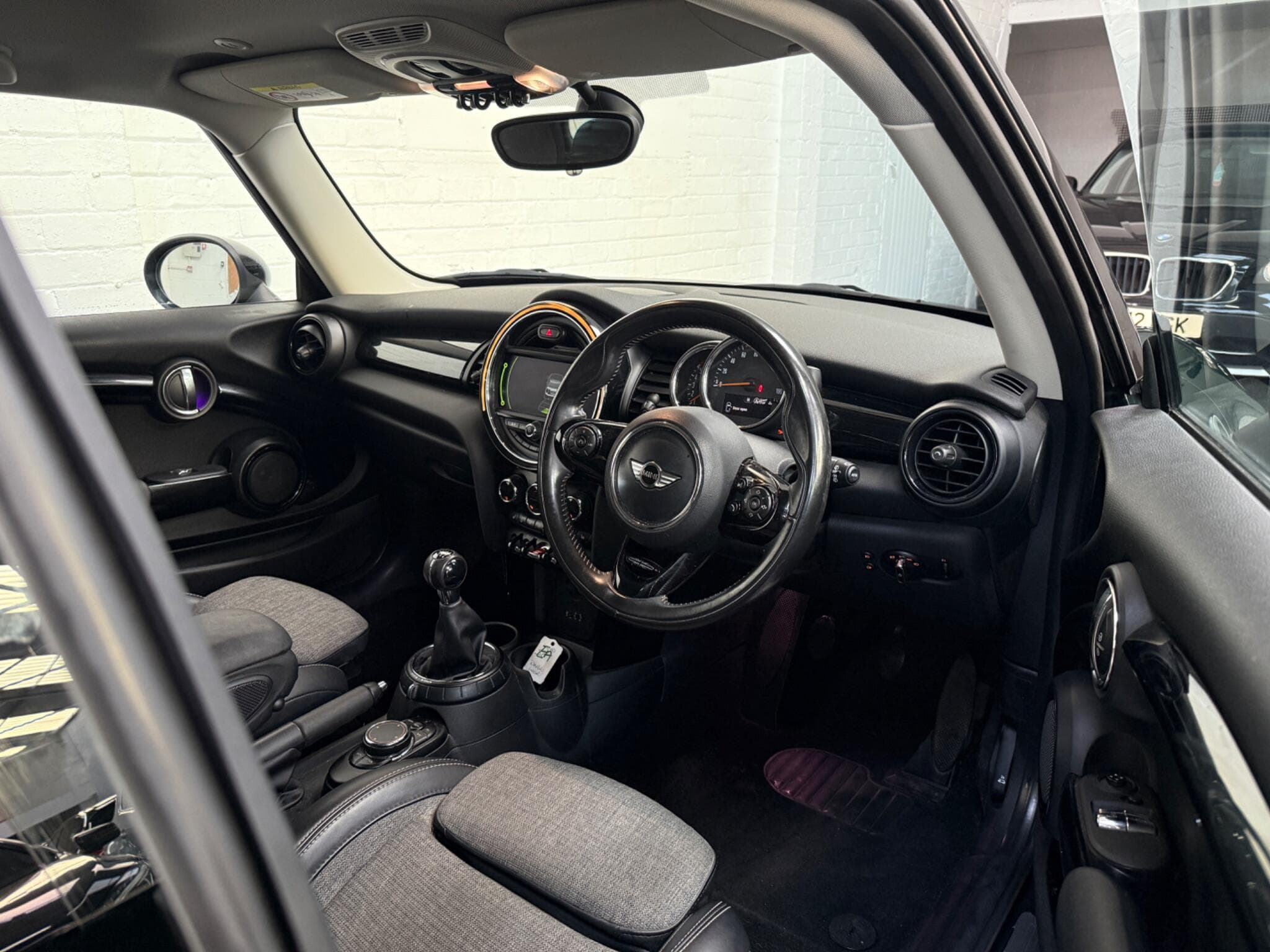 2016 MINI Hatch - Image 10