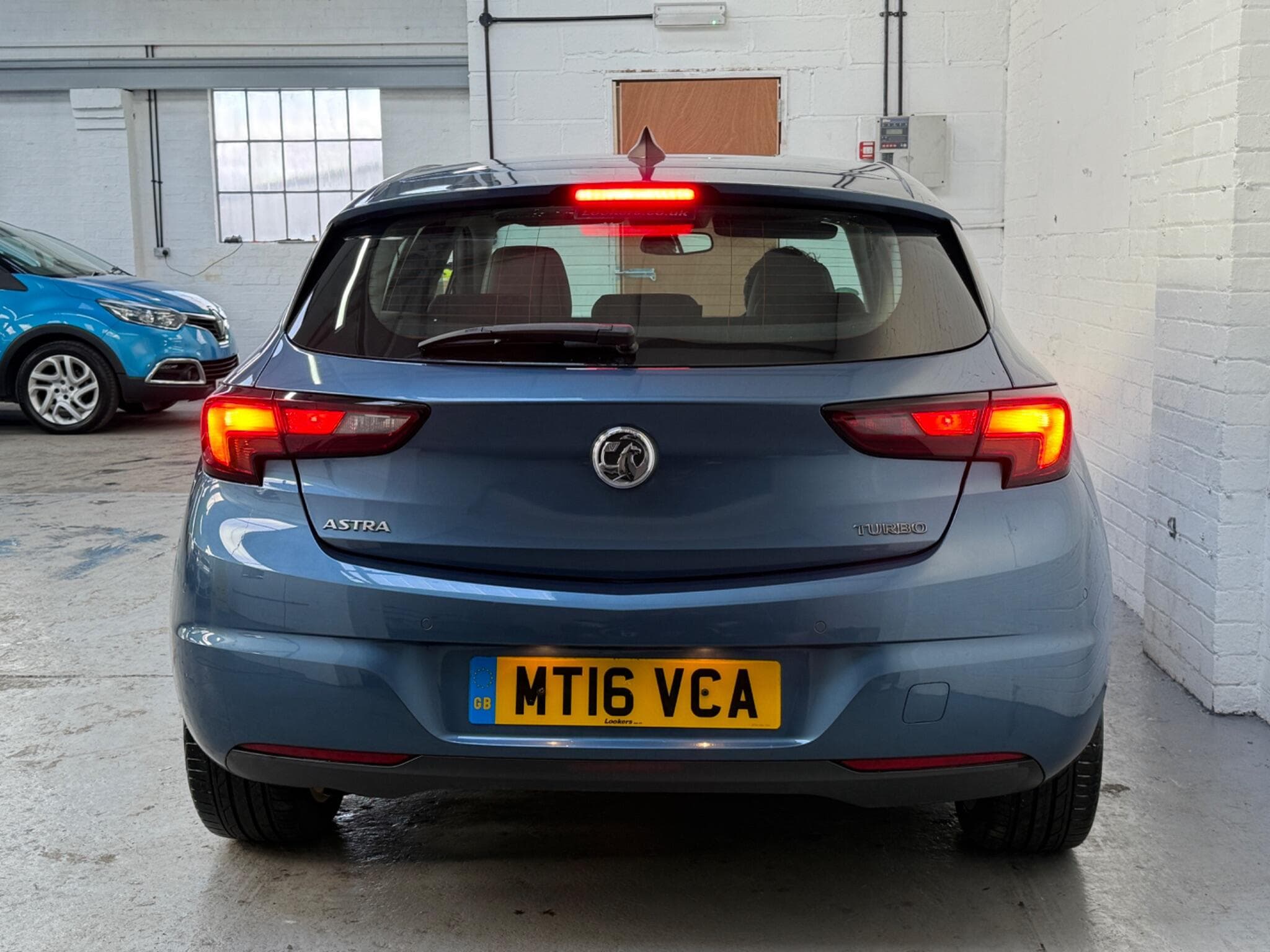 2016 Vauxhall Astra - Image 10