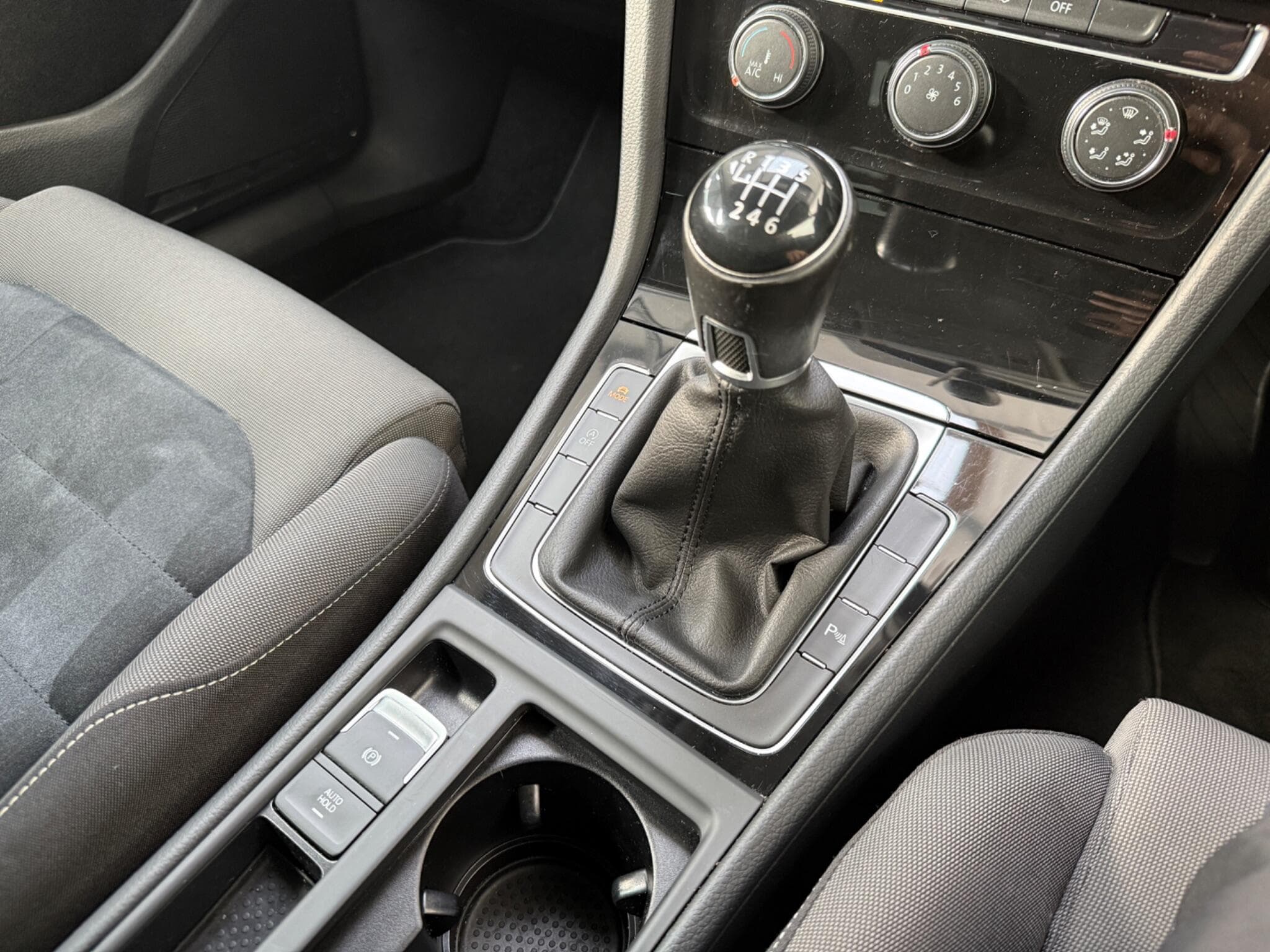 2014 Volkswagen Golf - Image 14