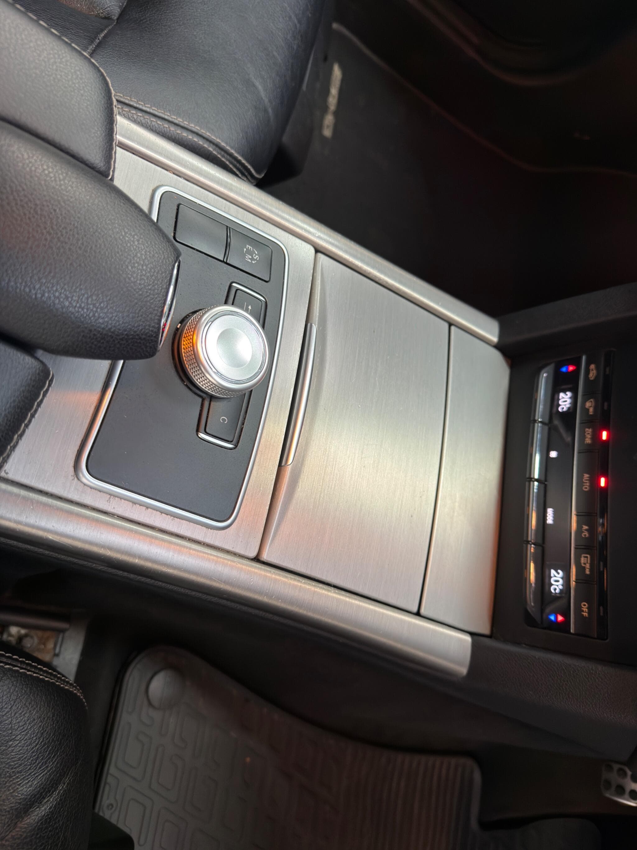 2010 Mercedes-Benz E Class - Image 26