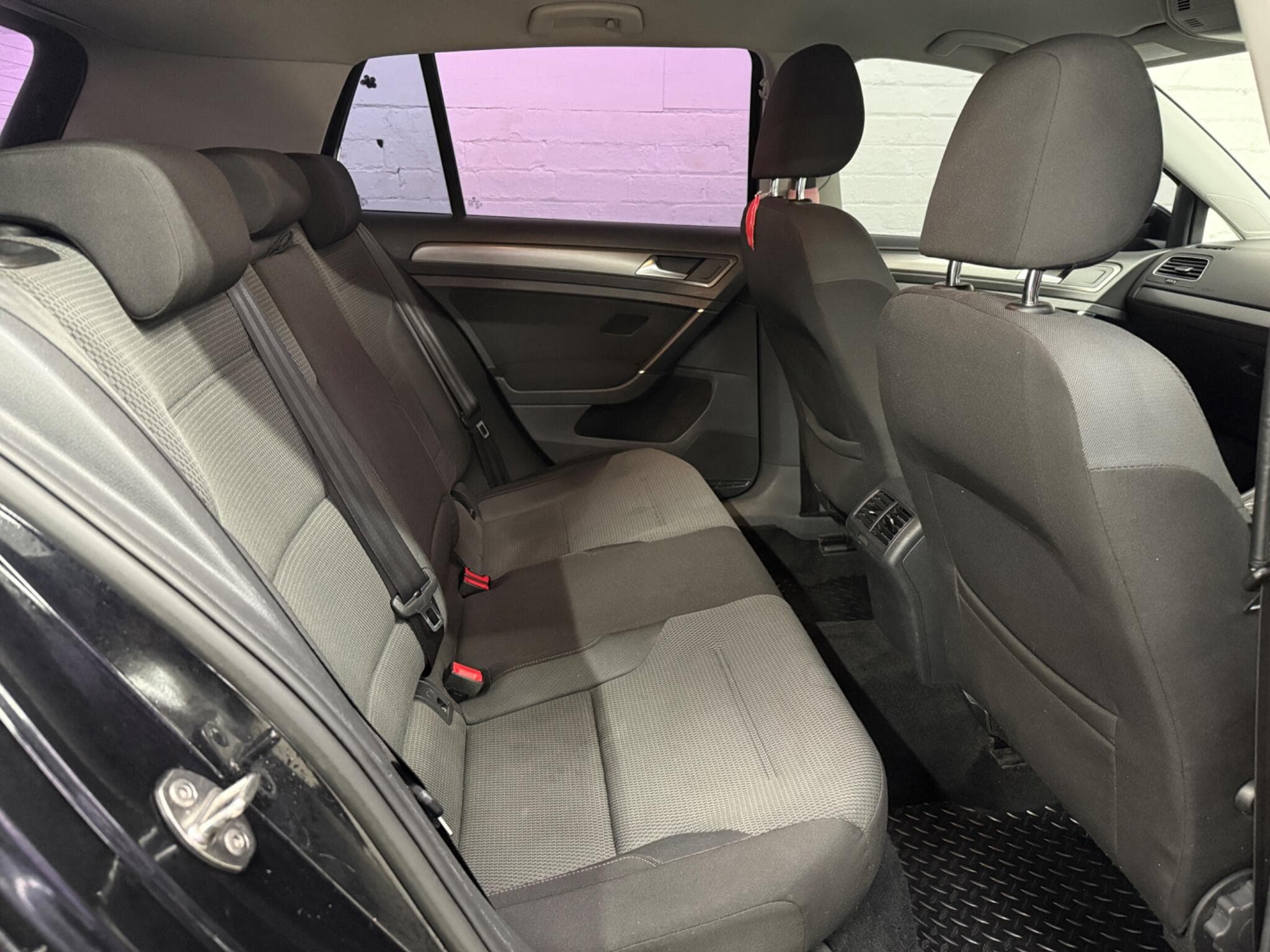 2013 Volkswagen Golf - Image 12