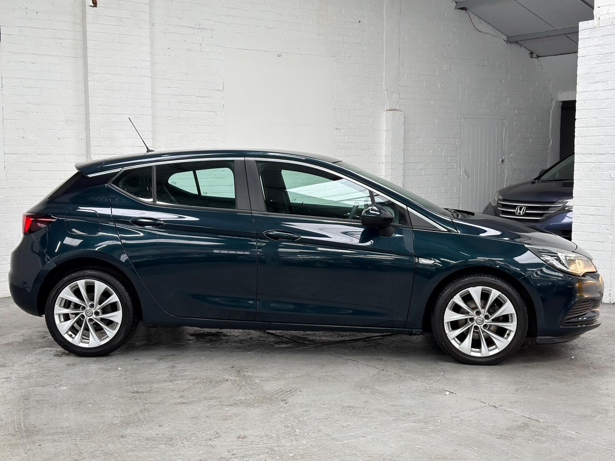 2016 Vauxhall Astra - Image 9