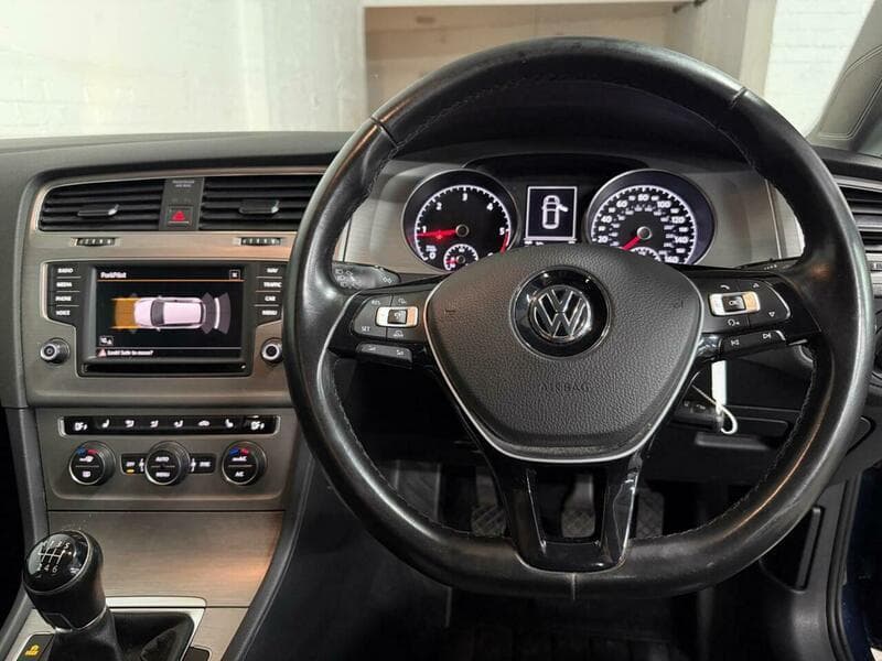 2016 Volkswagen Golf - Image 30