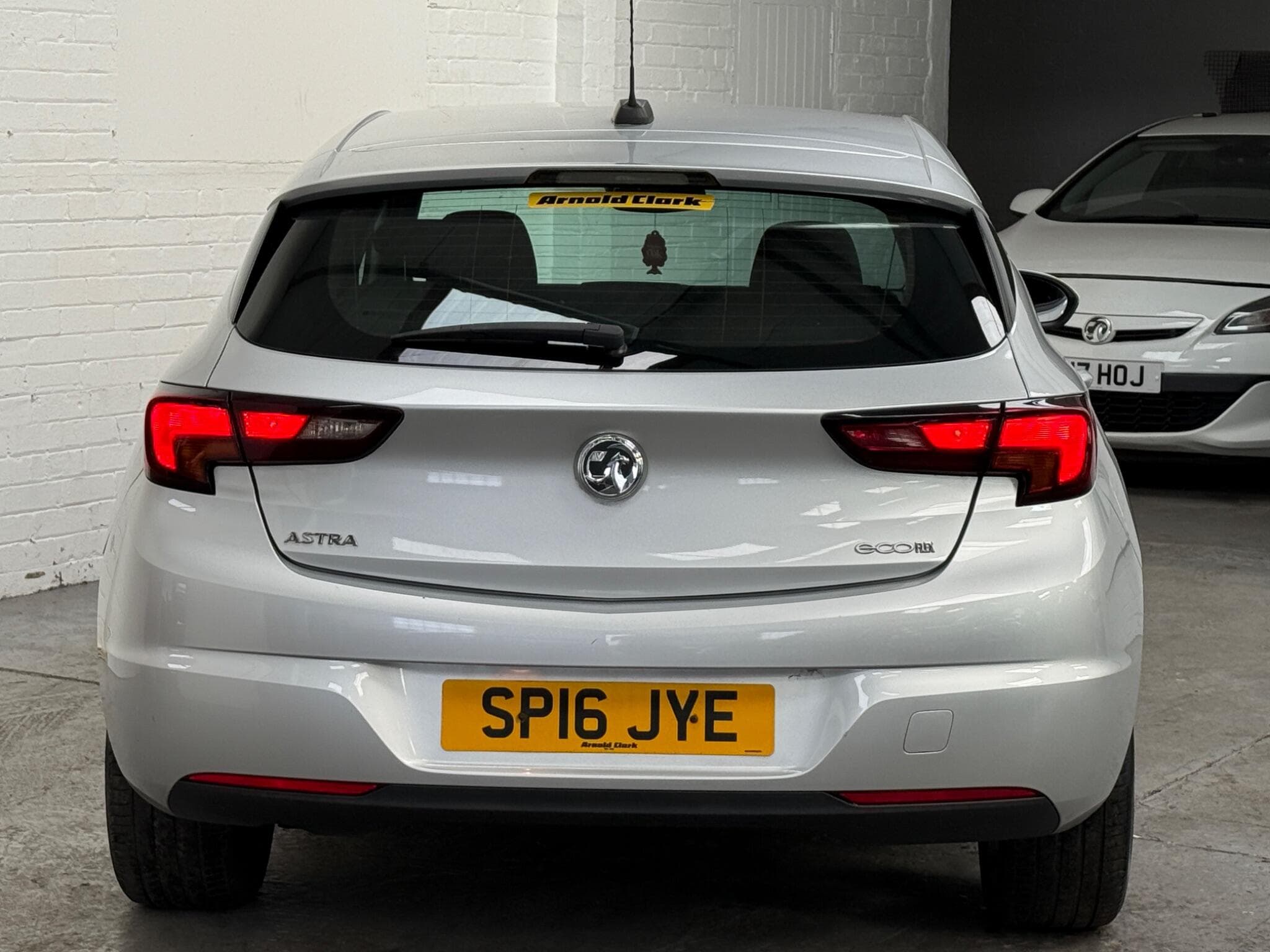 2016 Vauxhall Astra - Image 8