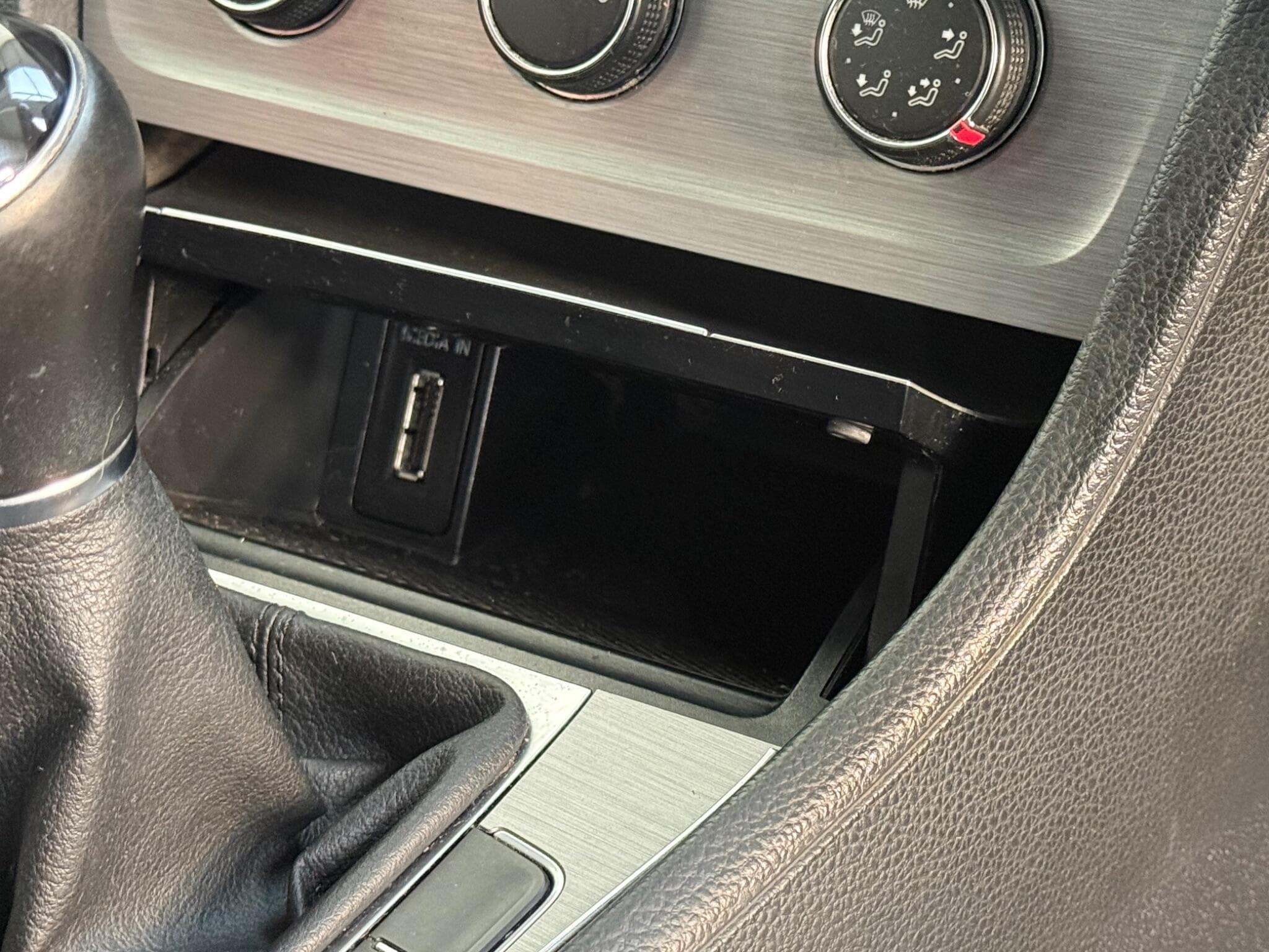 2014 Volkswagen Golf - Image 27