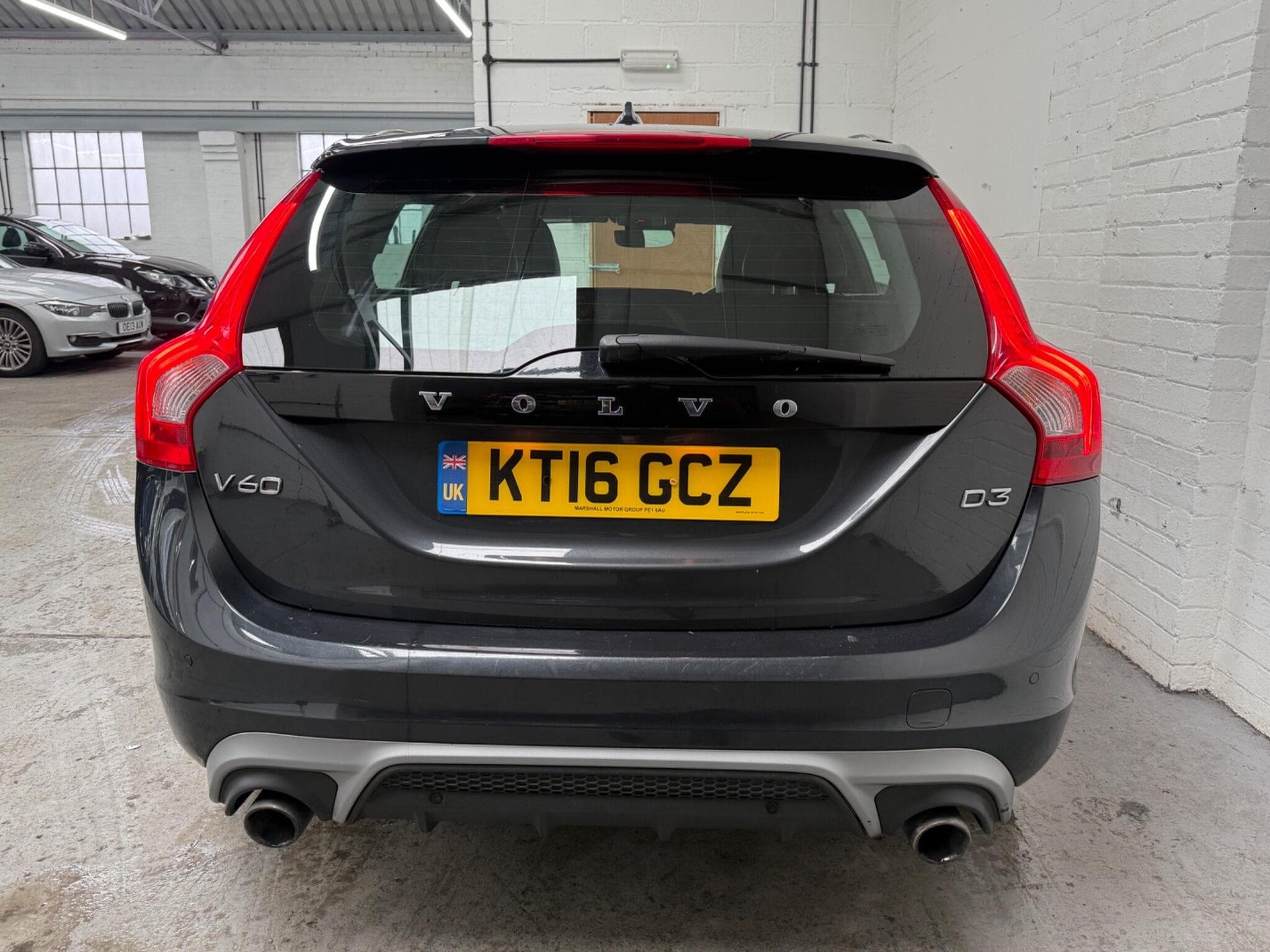 2016 Volvo V60 - Image 9